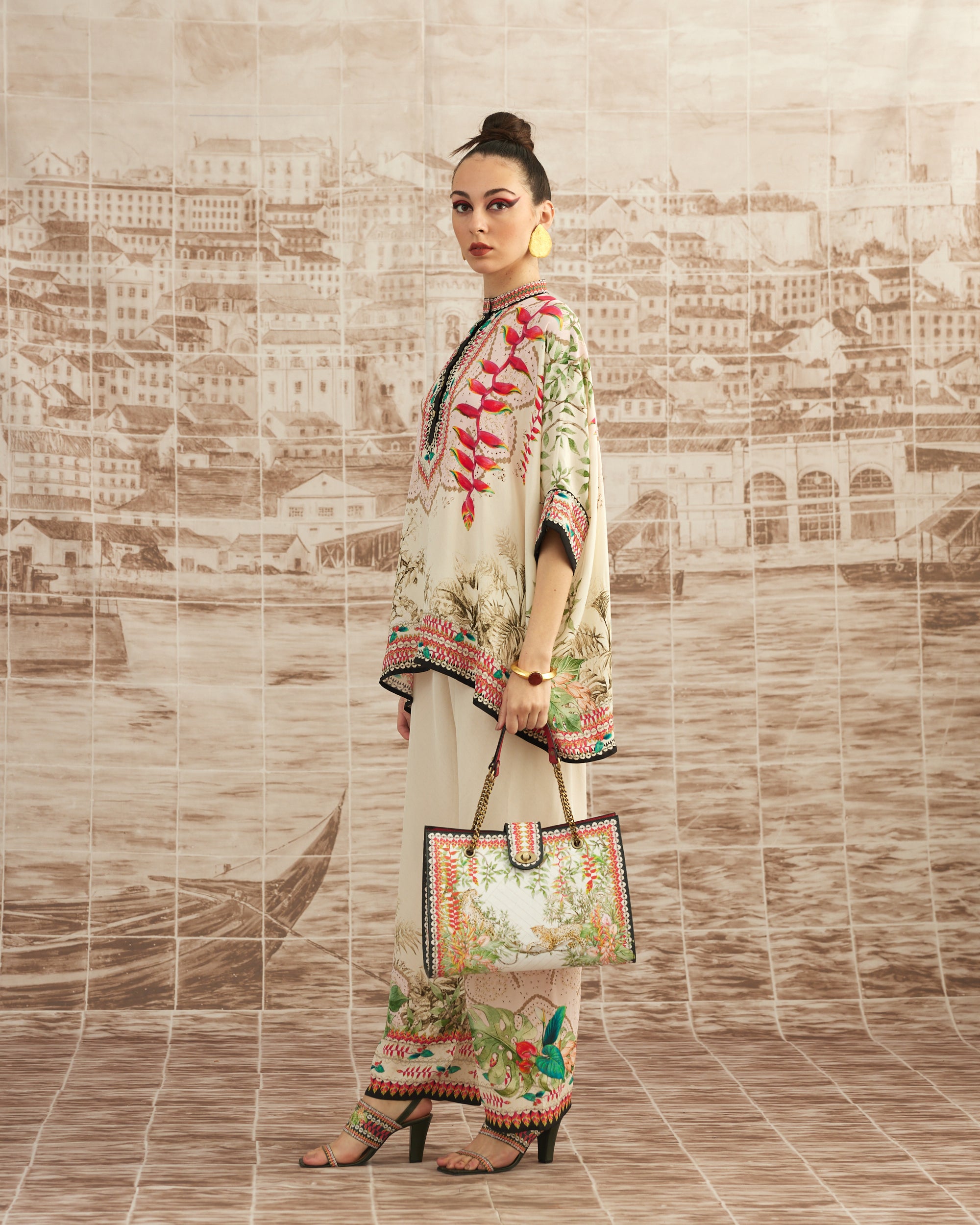 Love in Portofino (Heliconia) : Chanel - Ivory/Blush