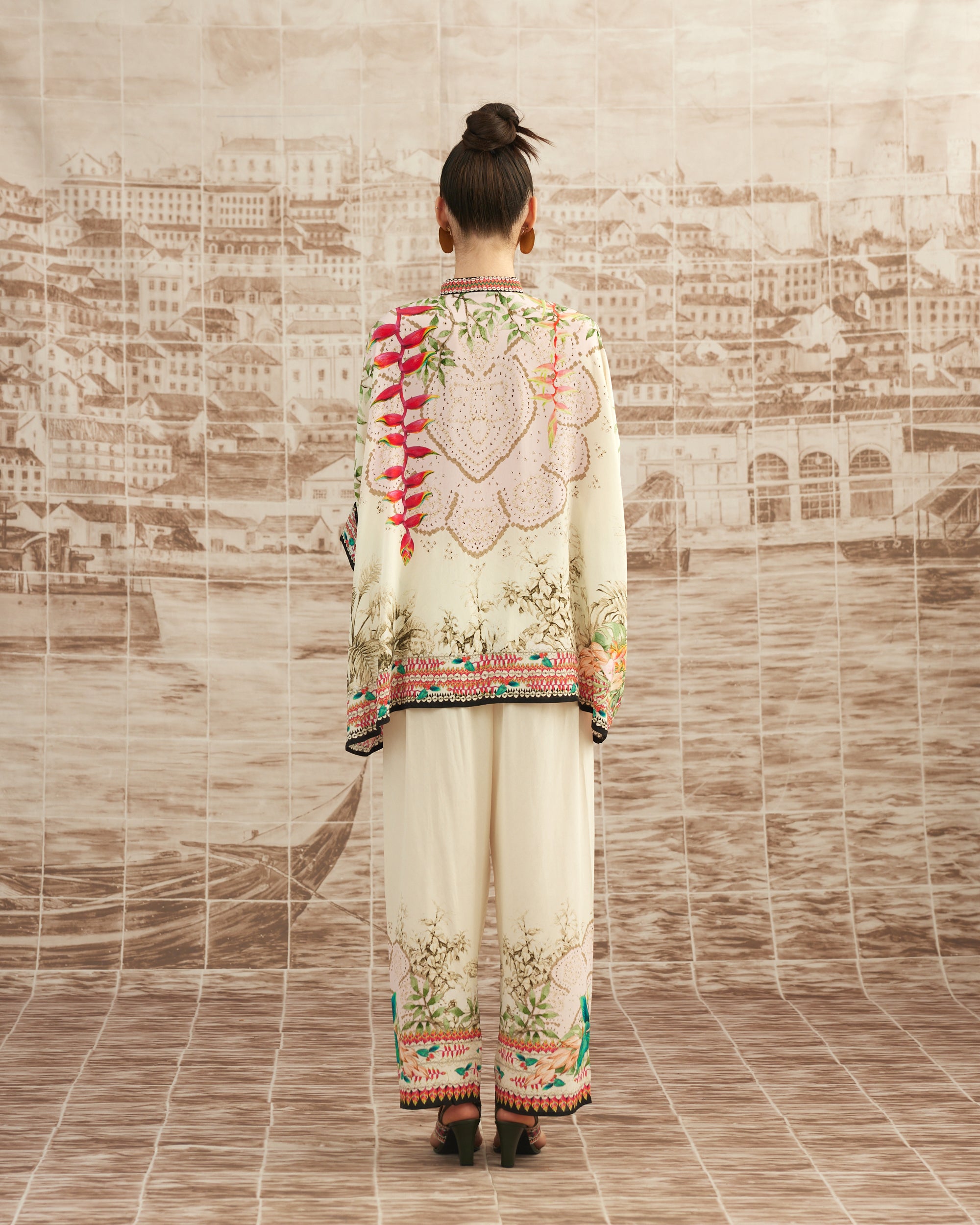 Love in Portofino (Heliconia) : Chanel - Ivory/Blush