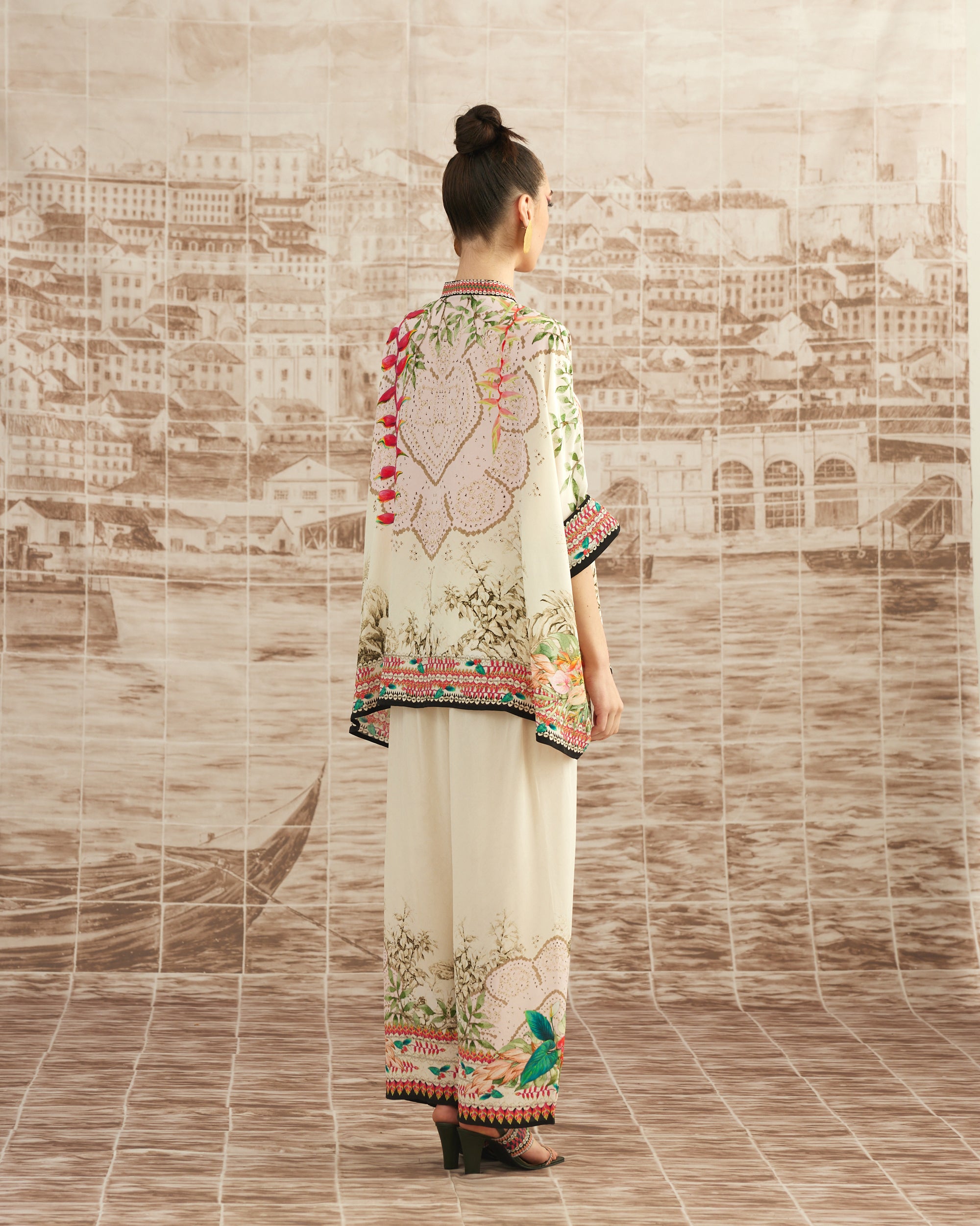 Love in Portofino (Heliconia) : Chanel - Ivory/Blush