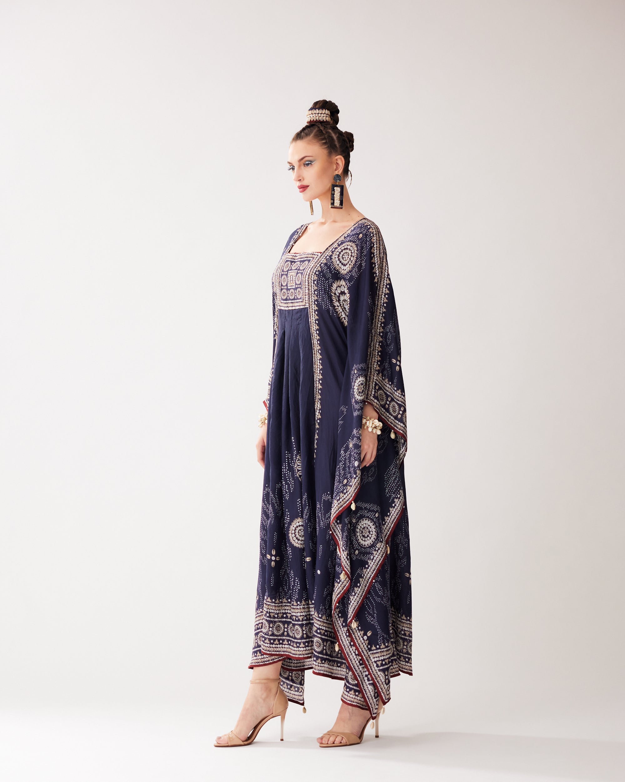 Zohra : Yolanda - Navy