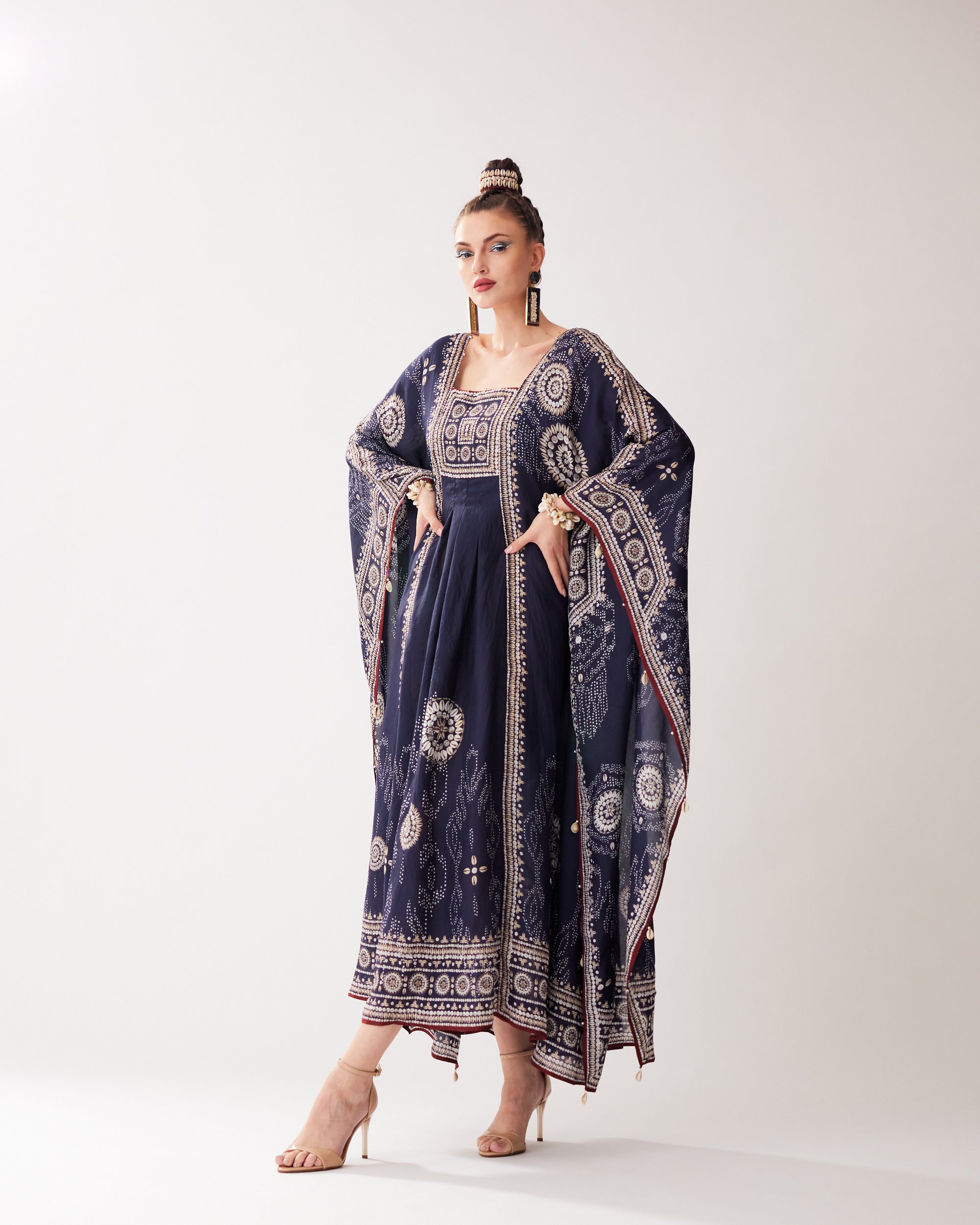 Zohra : Yolanda - Navy