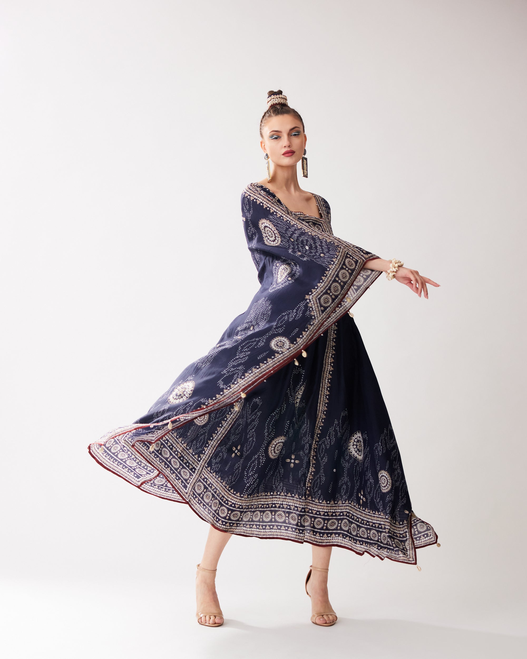 Zohra : Yolanda - Navy