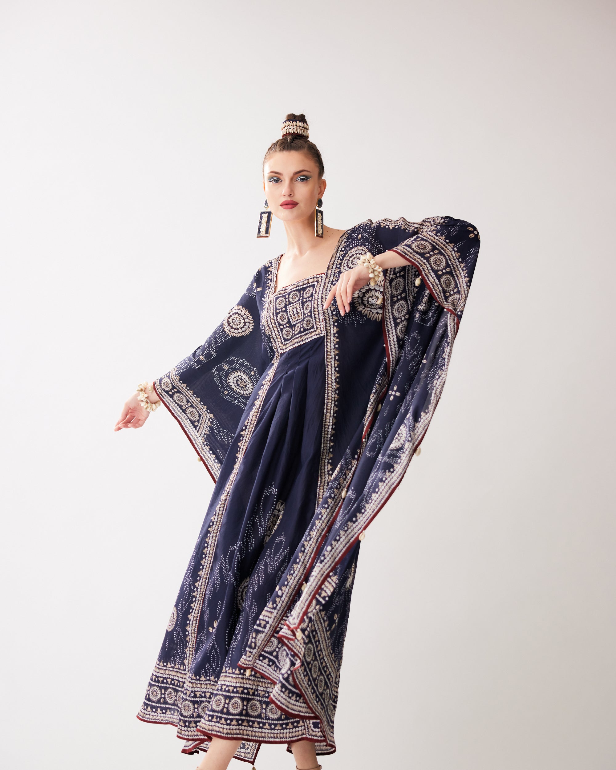 Zohra : Yolanda - Navy