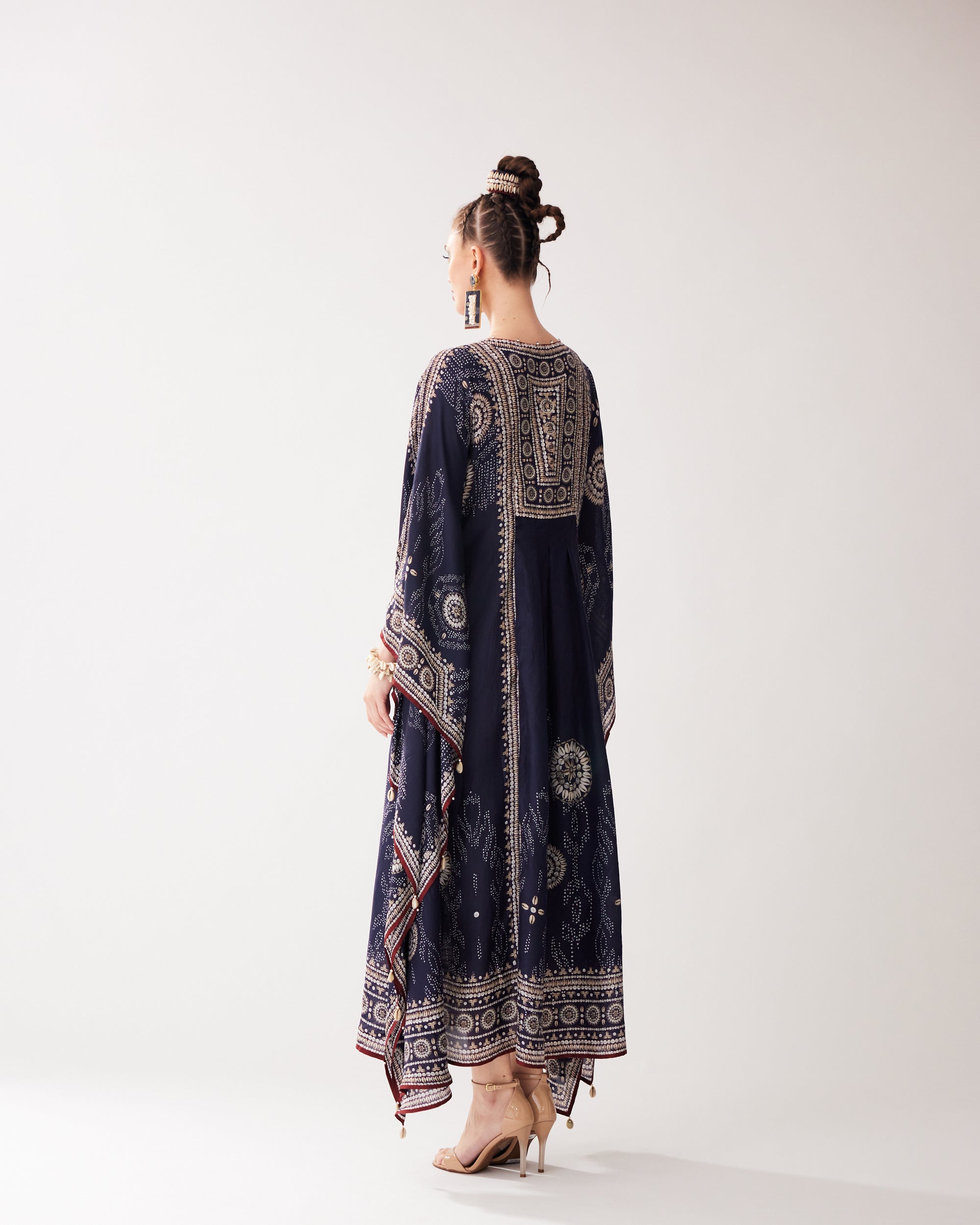 Zohra : Yolanda - Navy