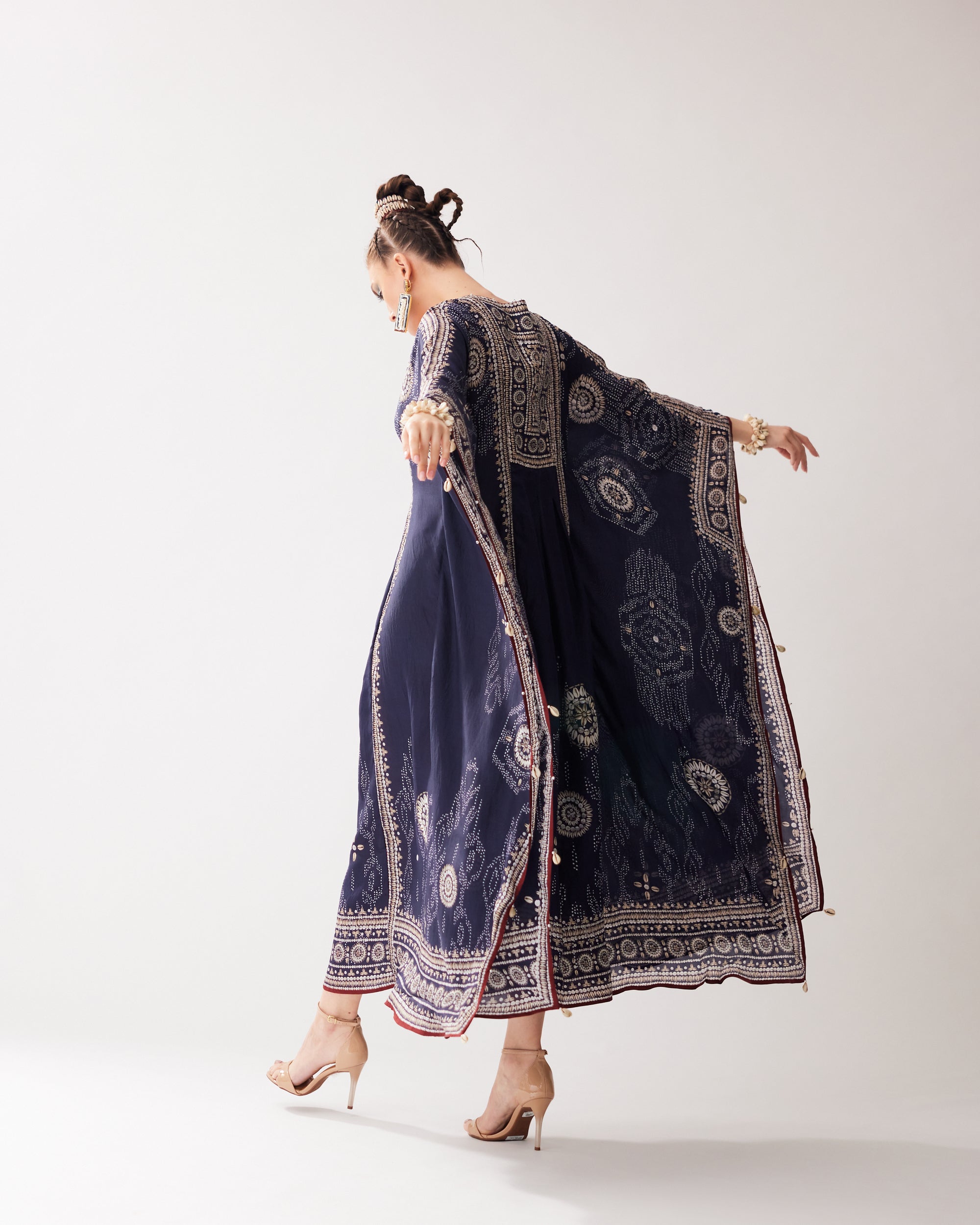 Zohra : Yolanda - Navy