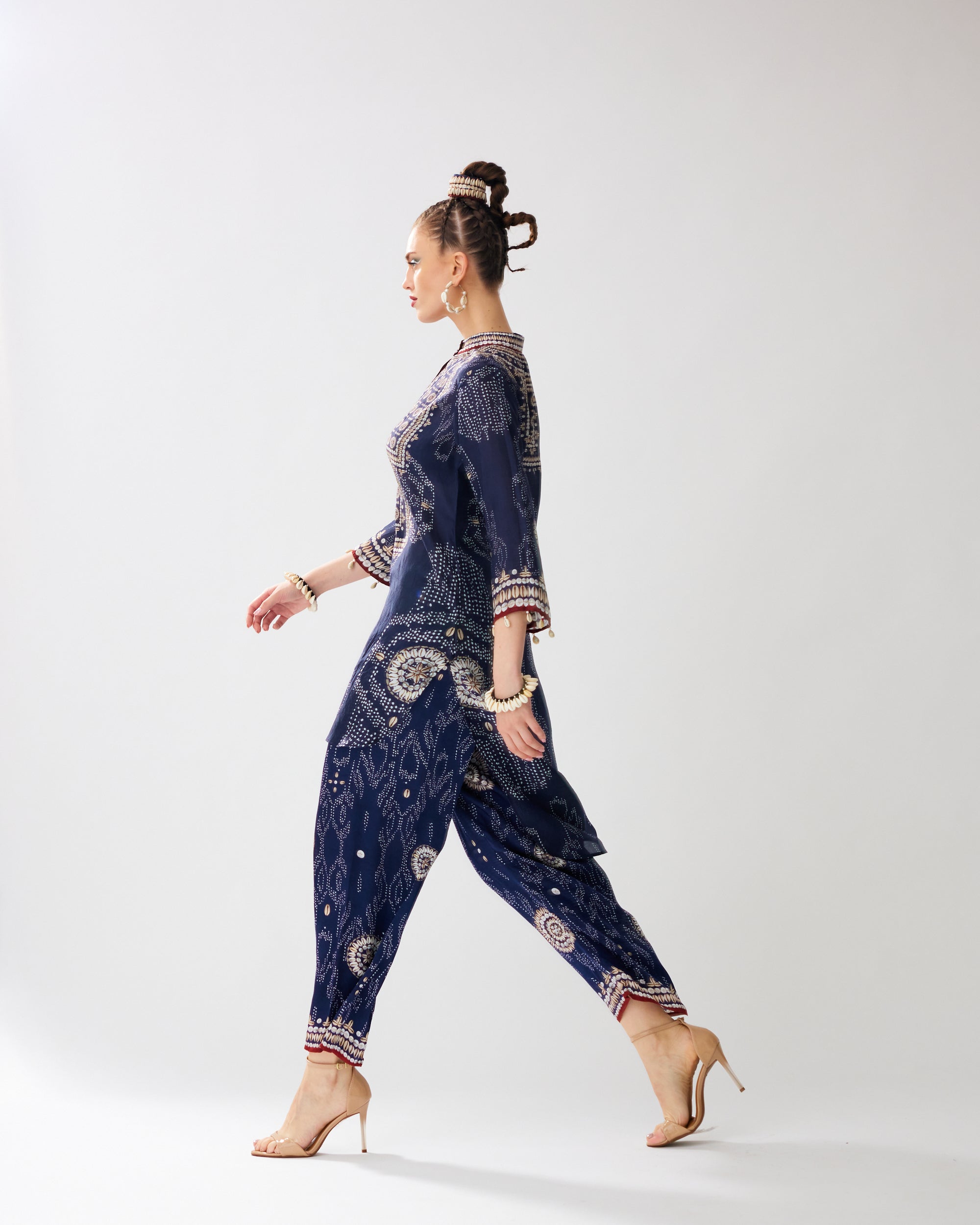 Zohra : Baaka - Navy