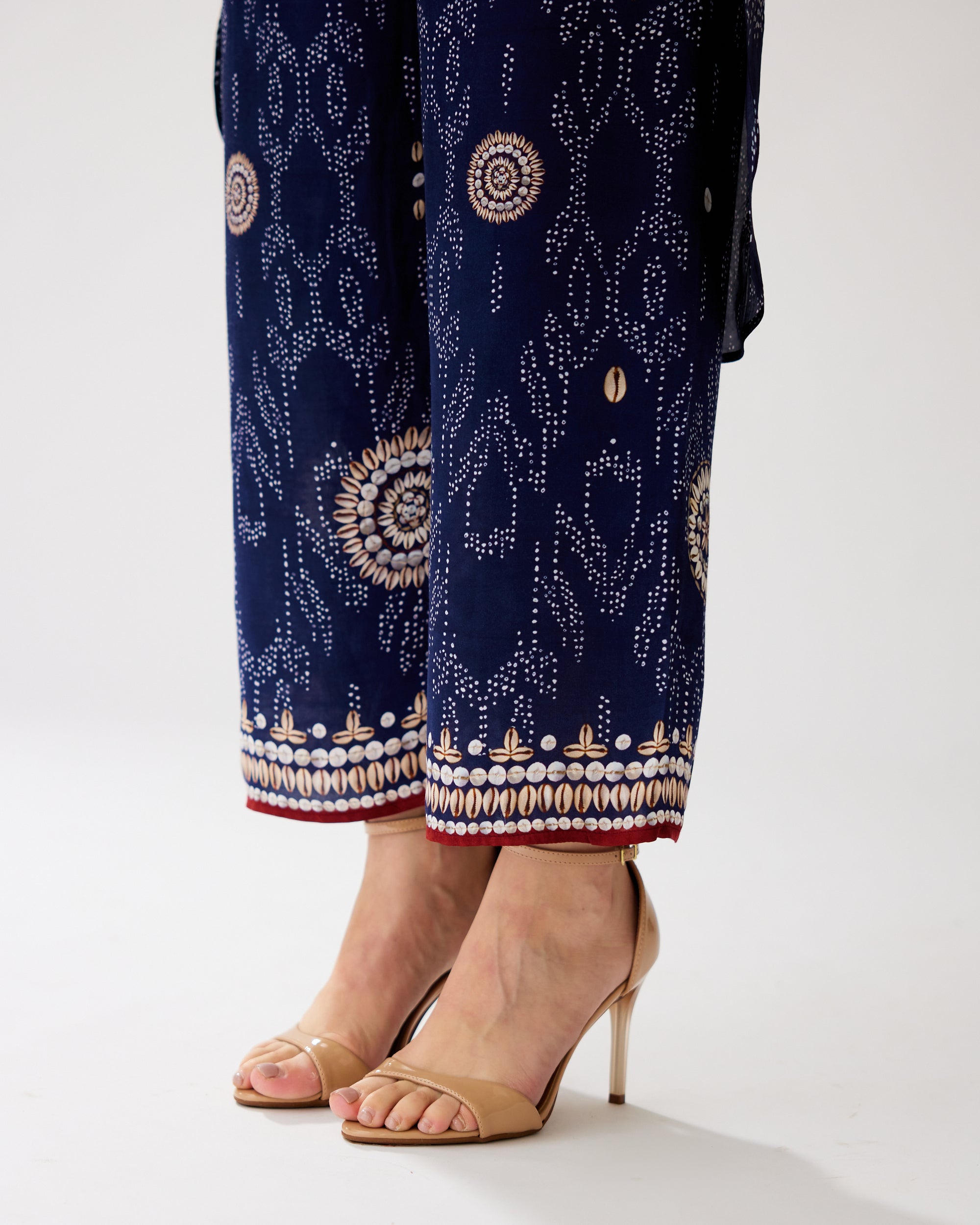 Zohra : Baaka - Navy