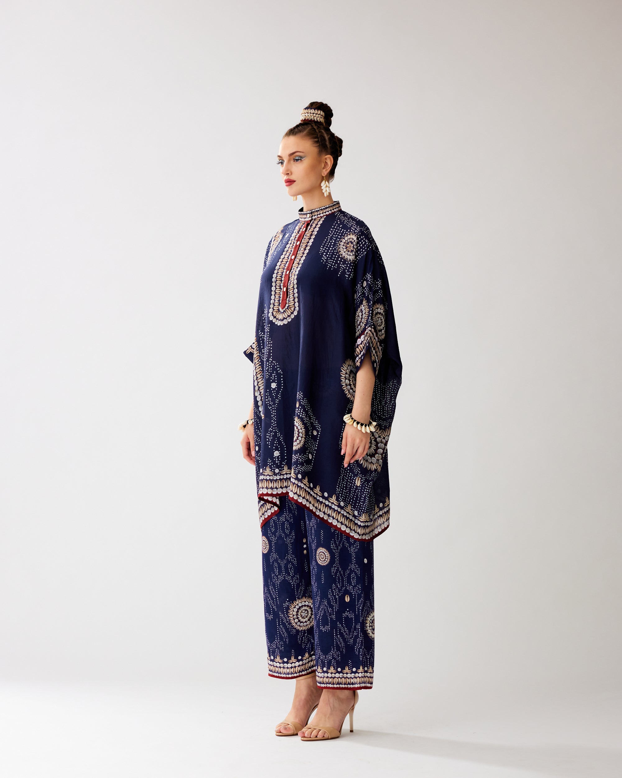 Zohra : Chanel 36" - Navy