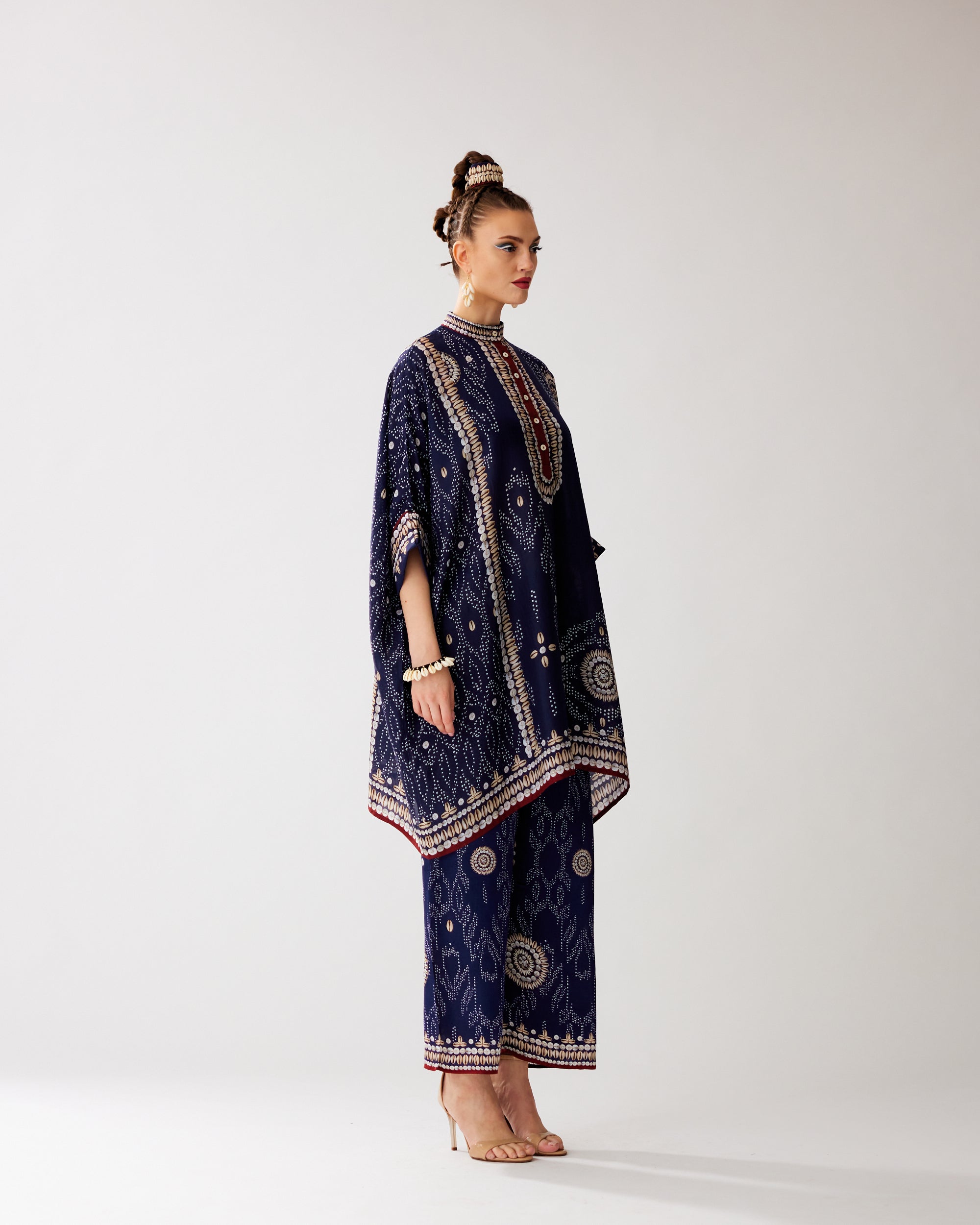 Zohra : Chanel 36" - Navy