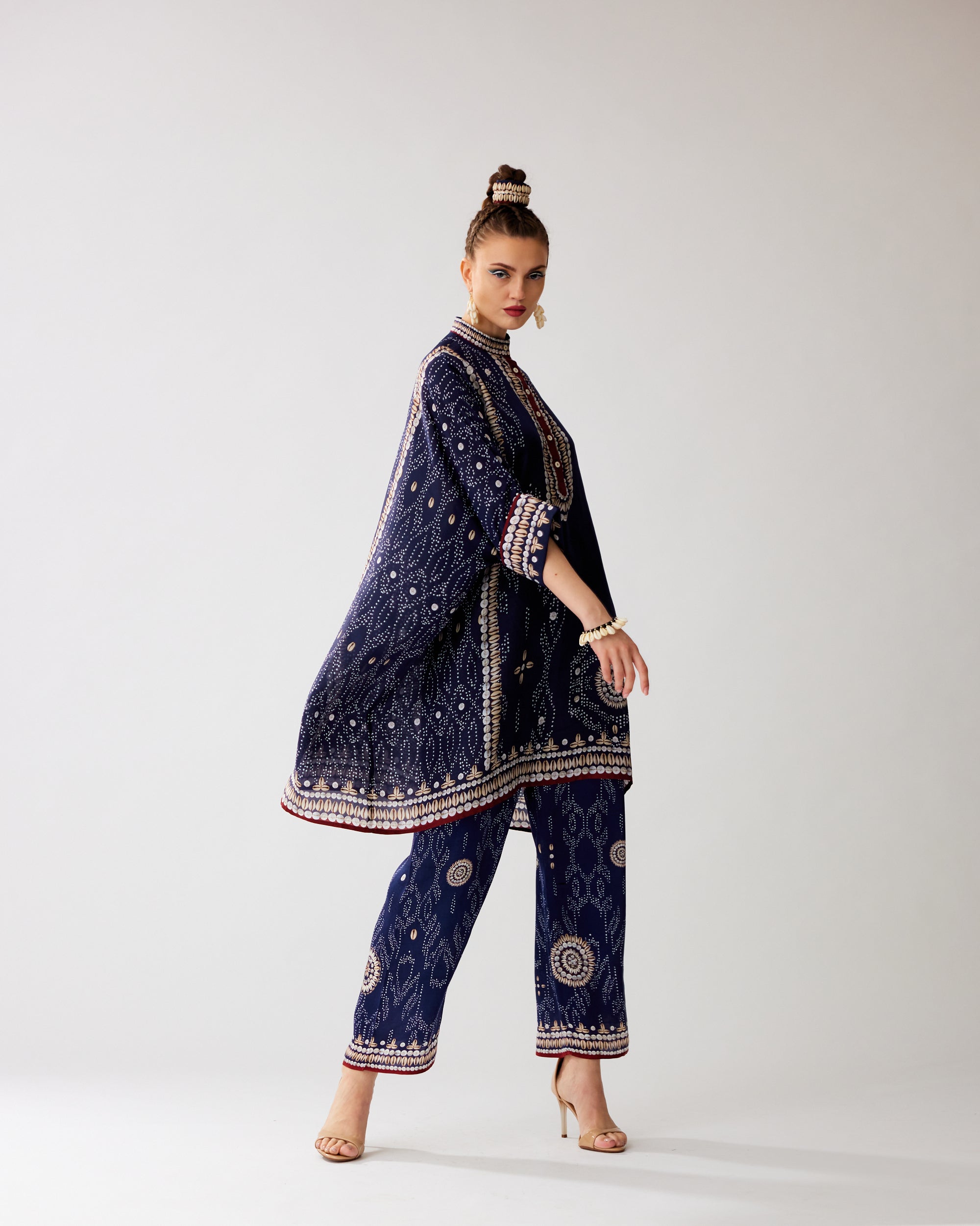 Zohra : Chanel 36" - Navy