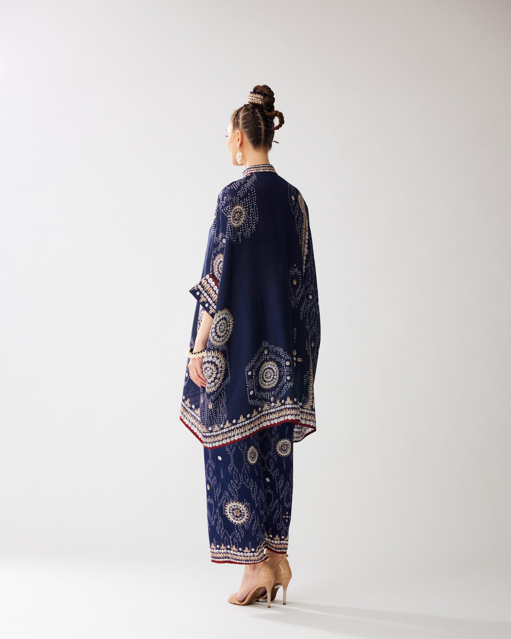 Zohra : Chanel 36" - Navy