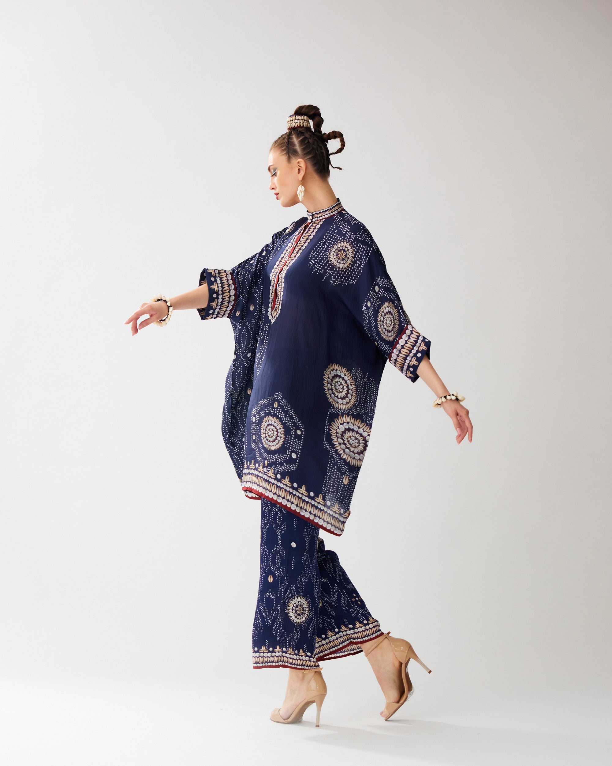 Zohra : Chanel 36" - Navy