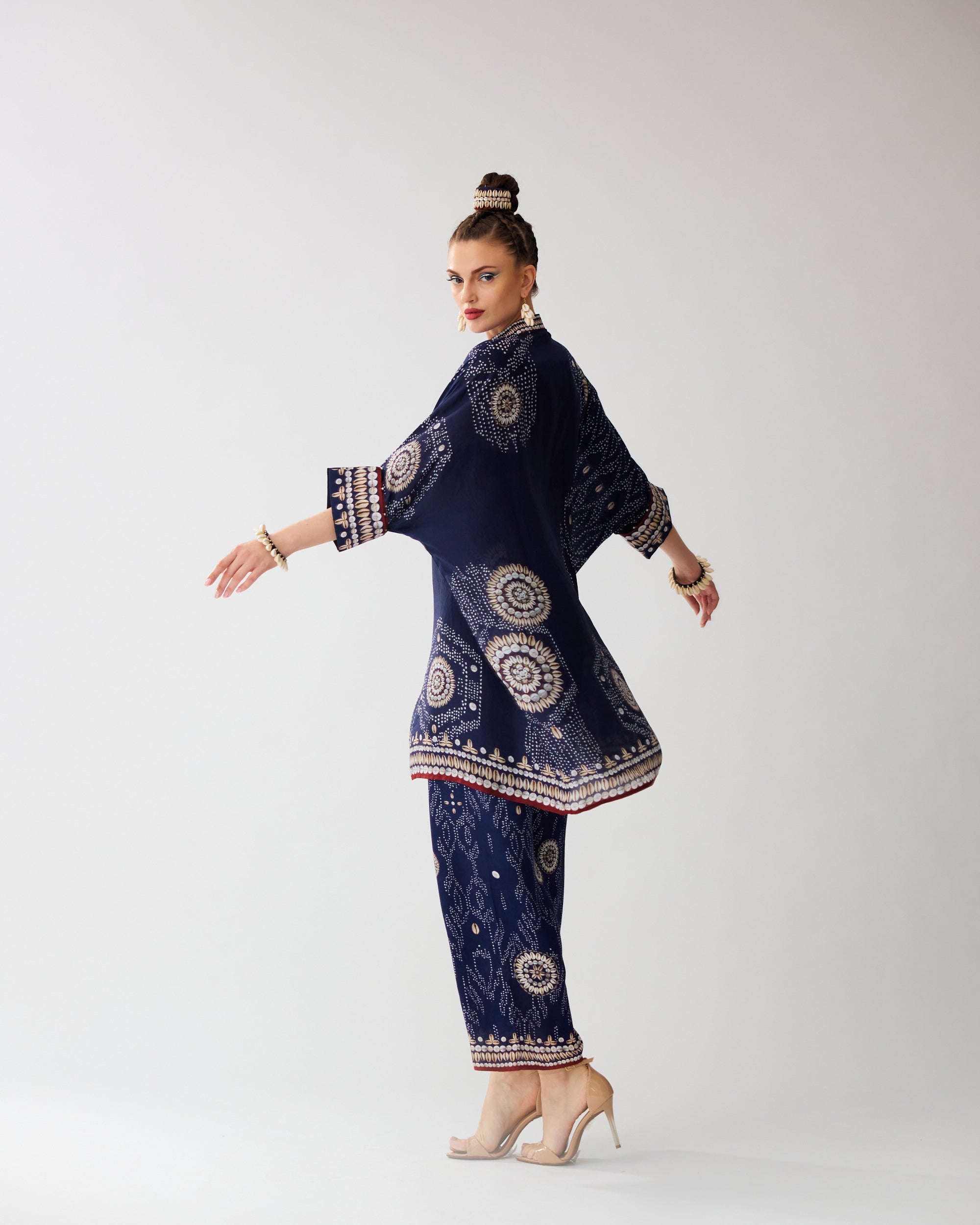 Zohra : Chanel 36" - Navy