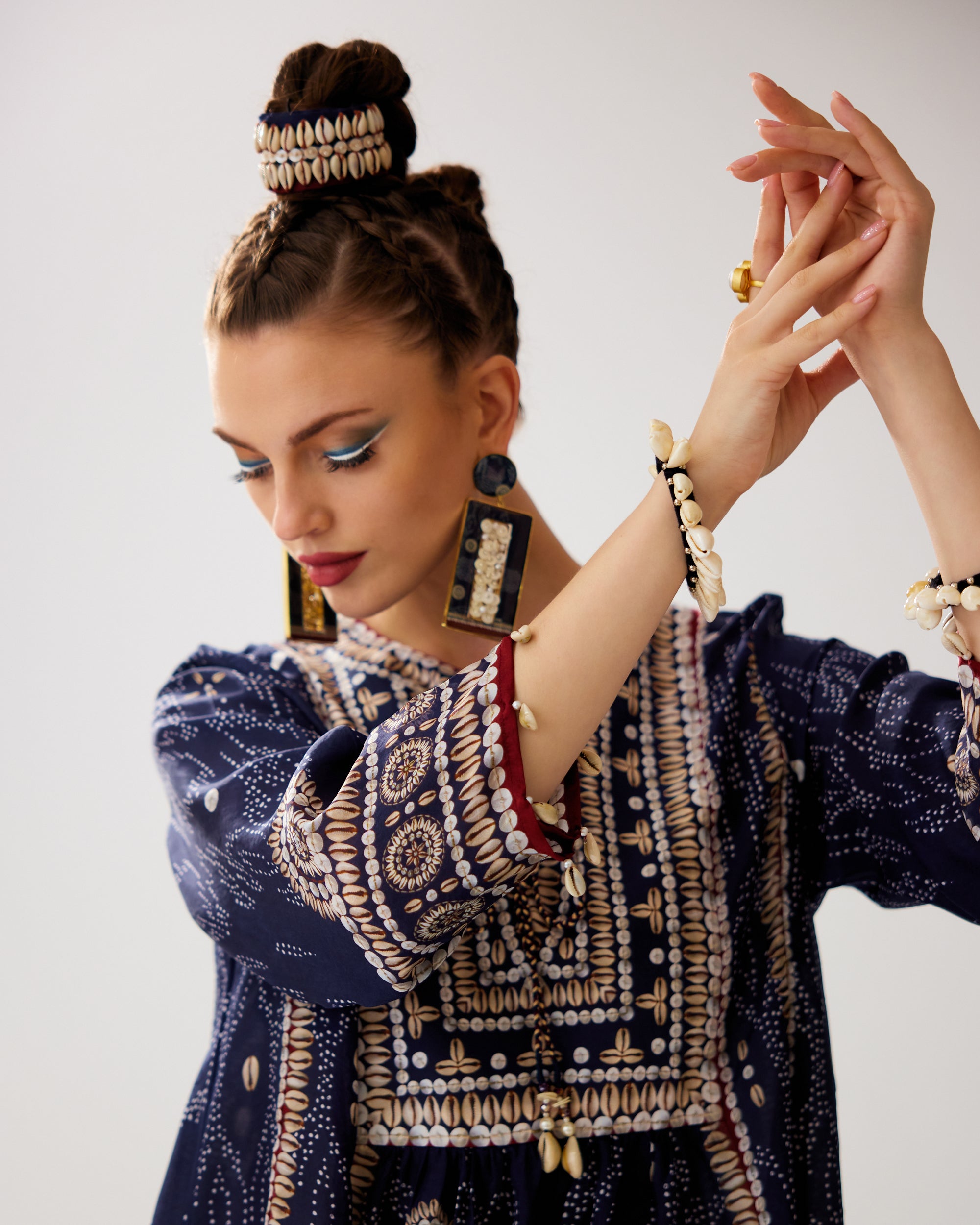 Zohra : Anisha - Navy