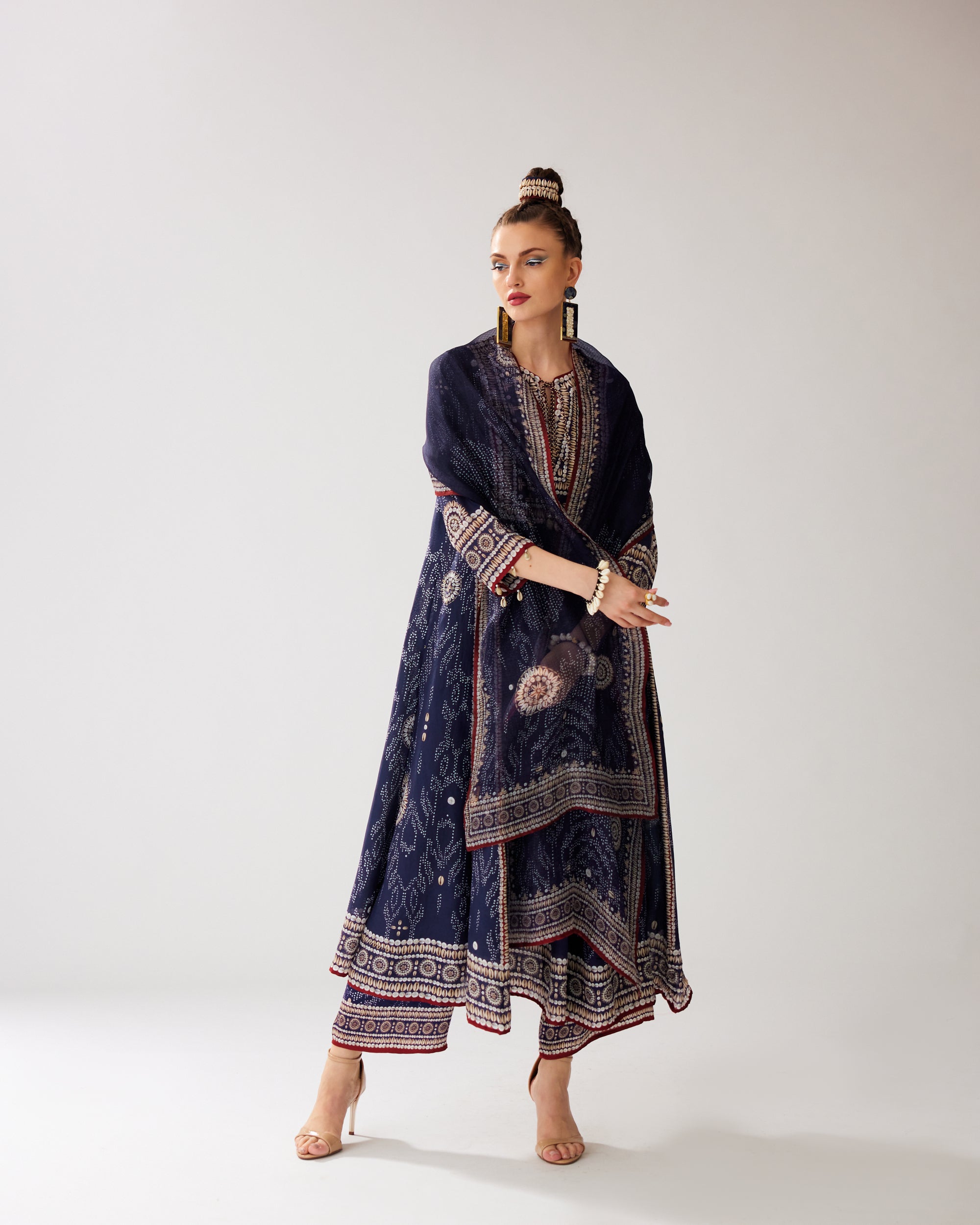 Zohra : Anisha - Navy