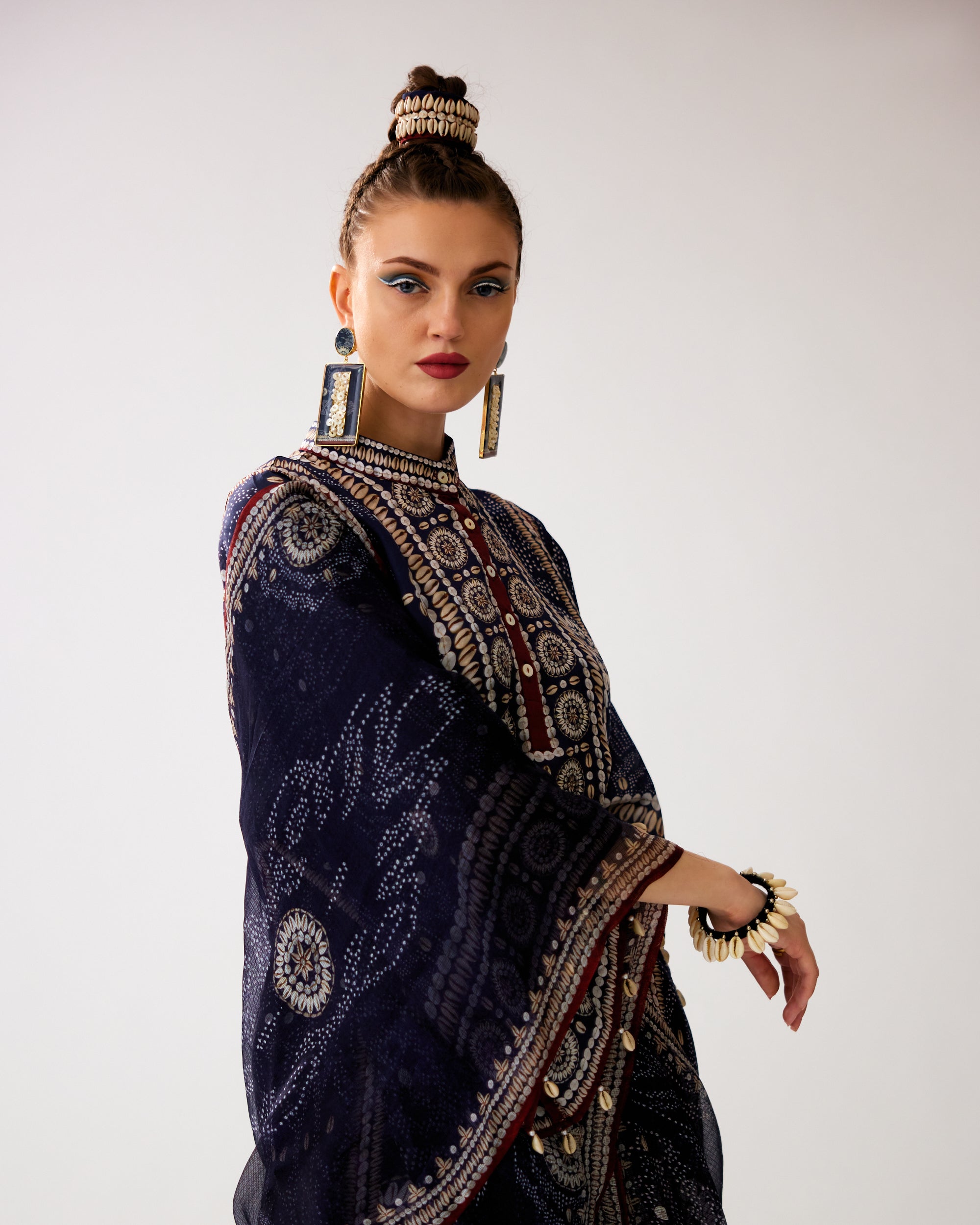 Zohra : Gayatri - Navy