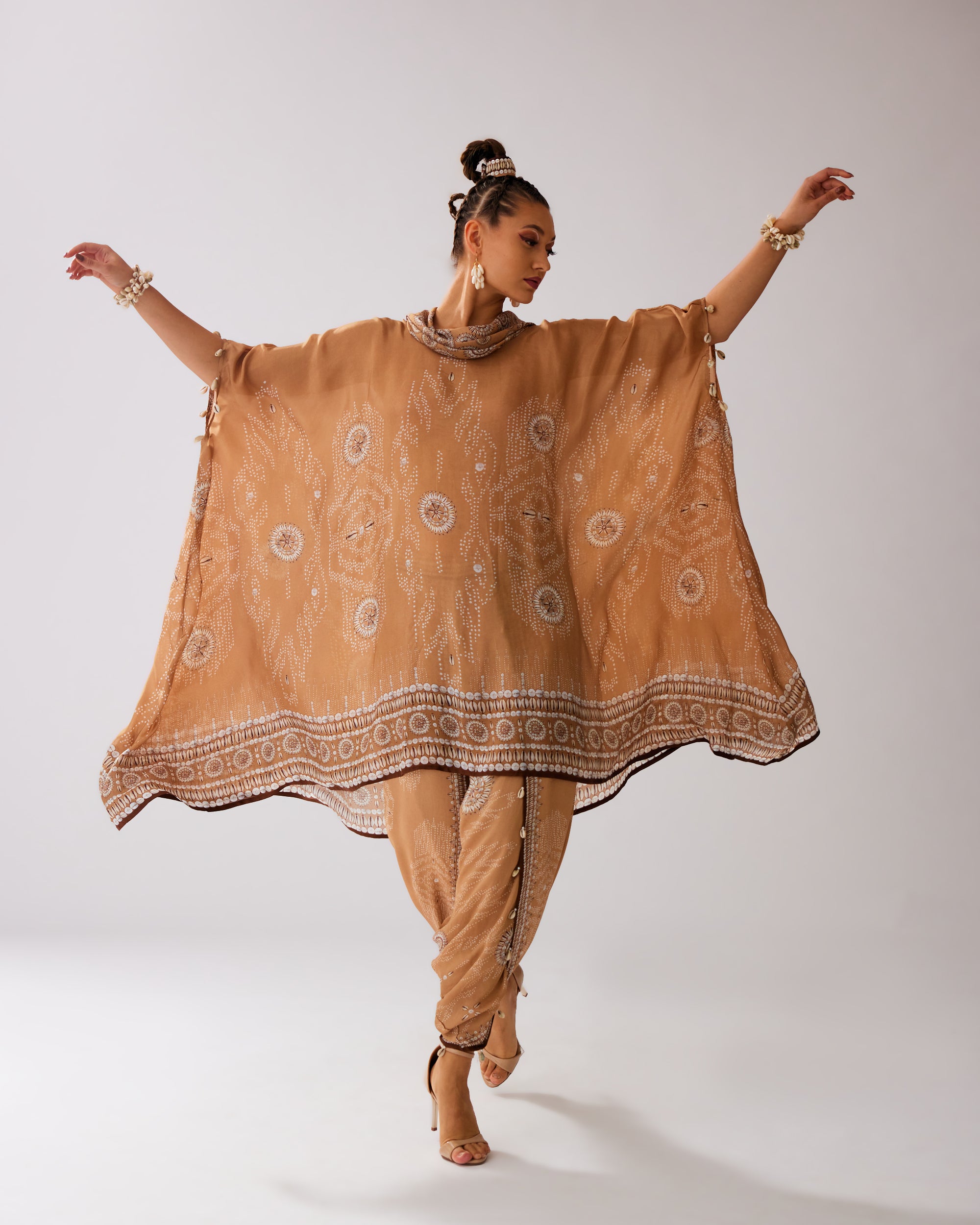 Zohra : Lavanya/Sonth - Caramel