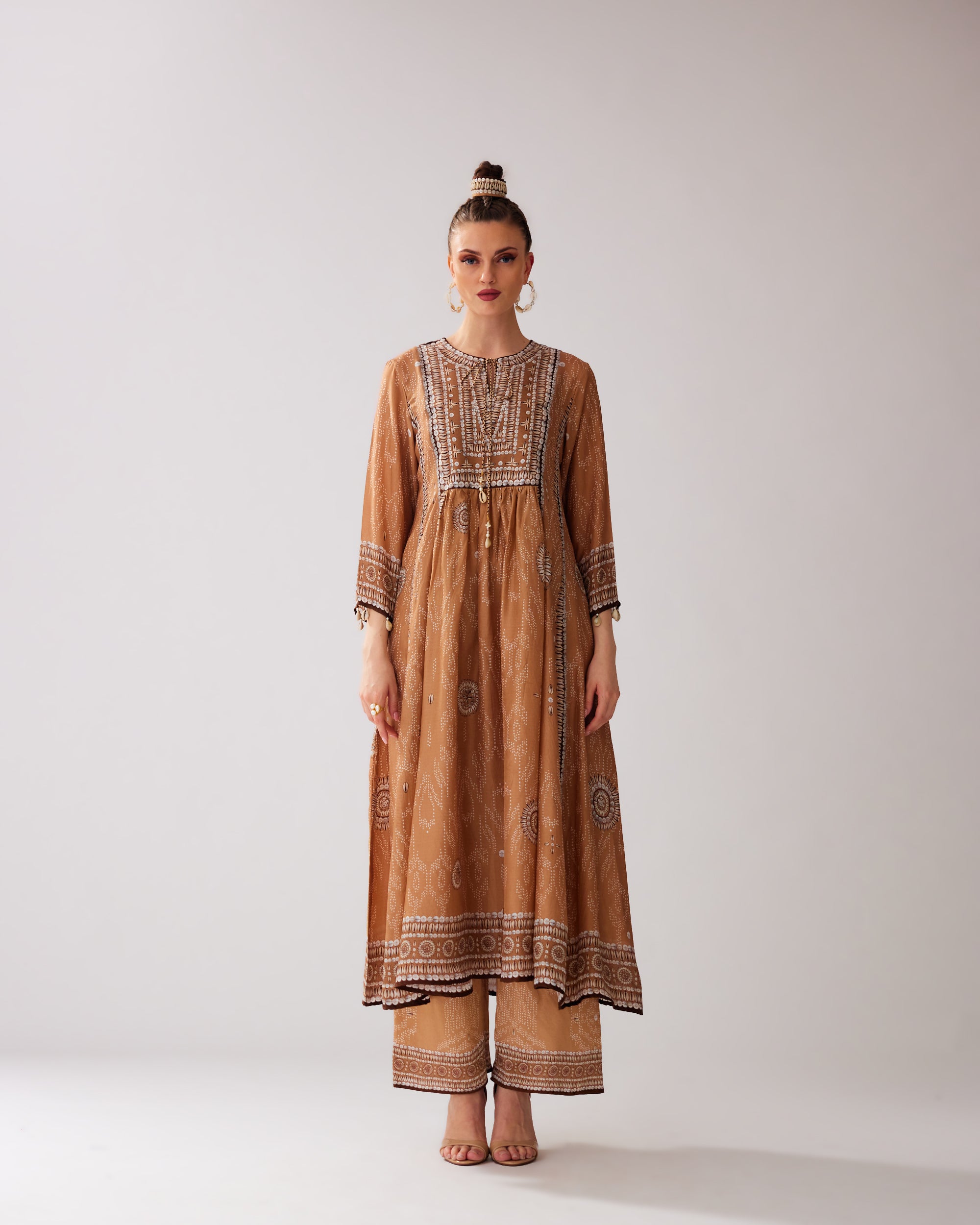 Zohra : Anisha - Caramel
