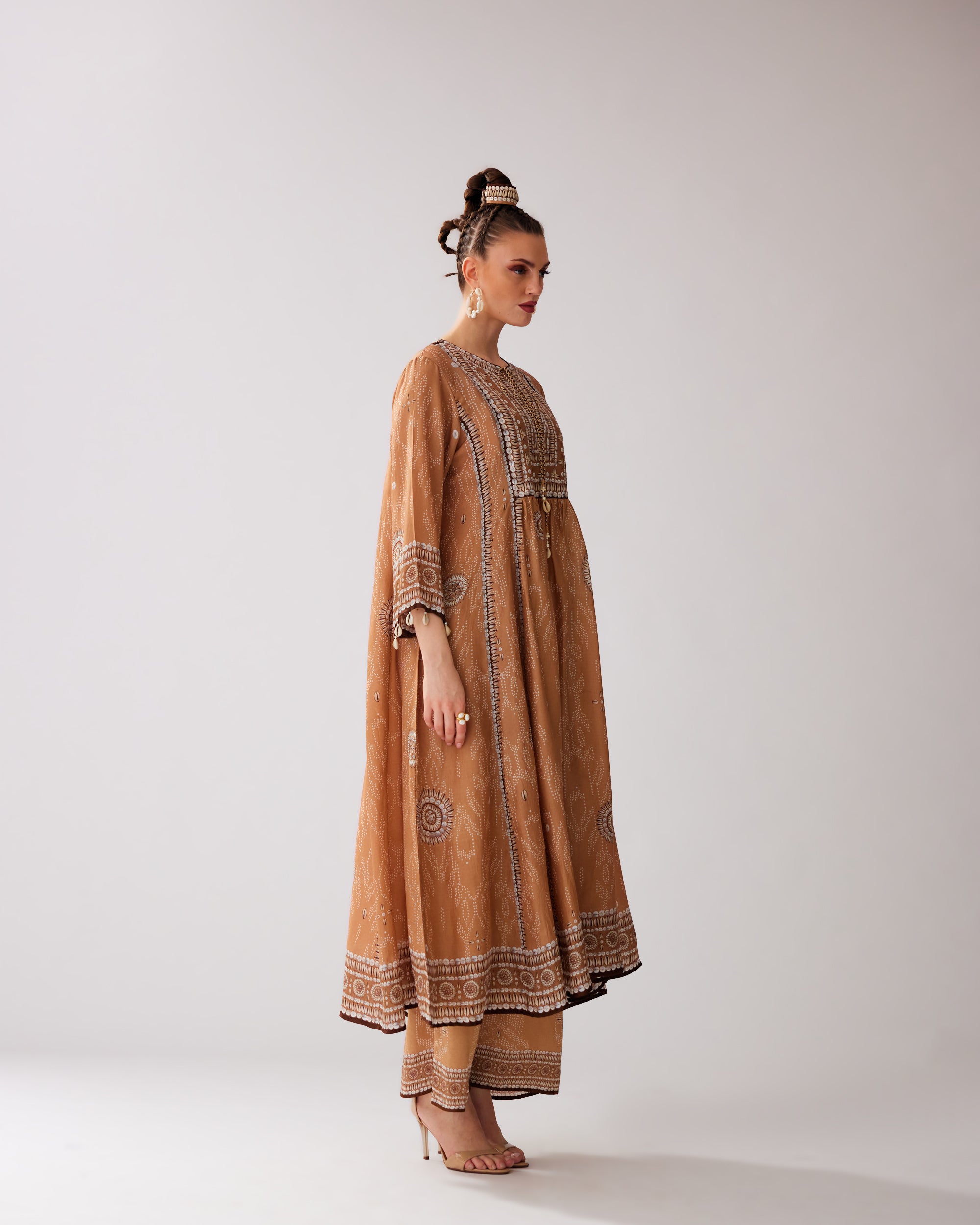 Zohra : Anisha - Caramel