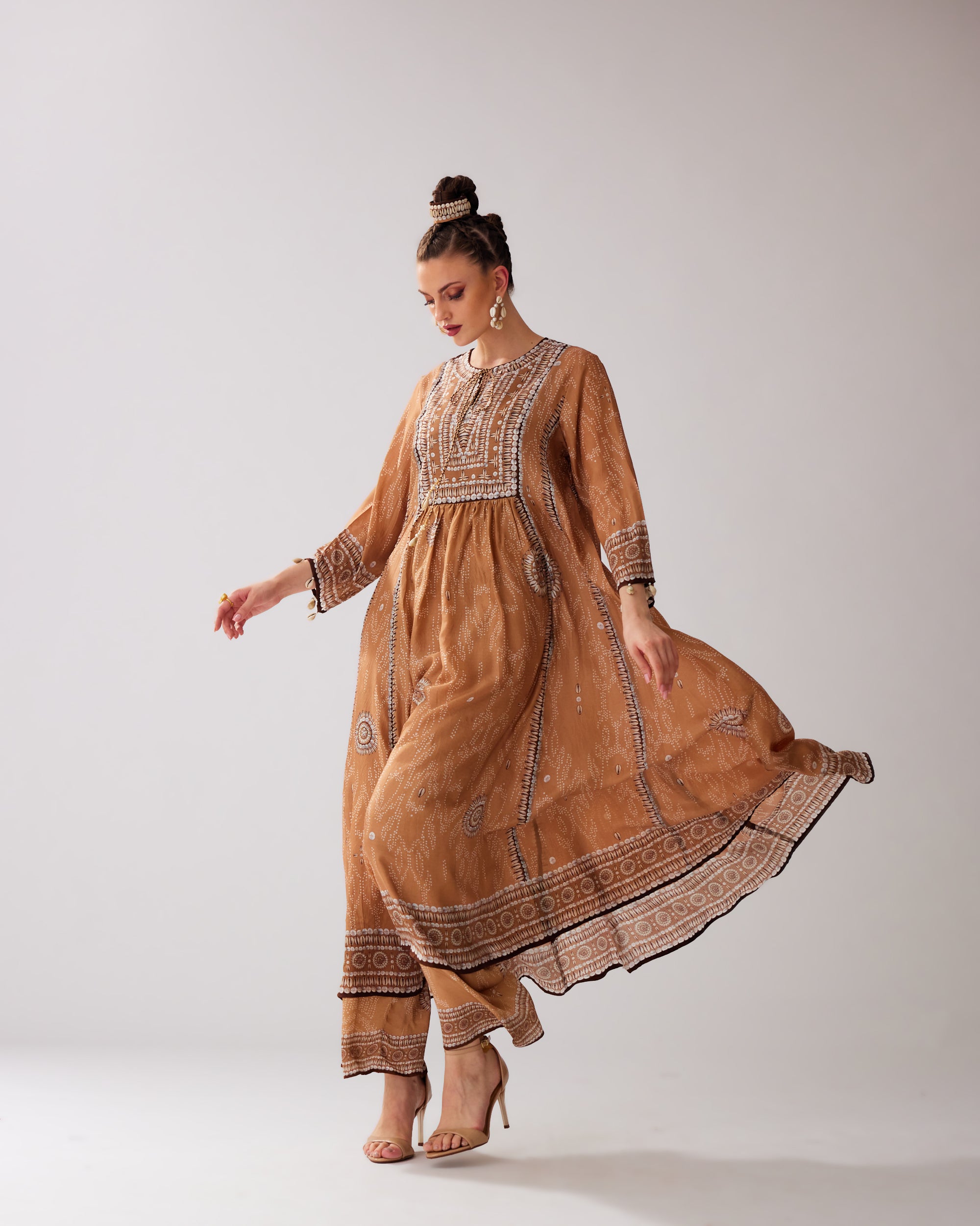 Zohra : Anisha - Caramel