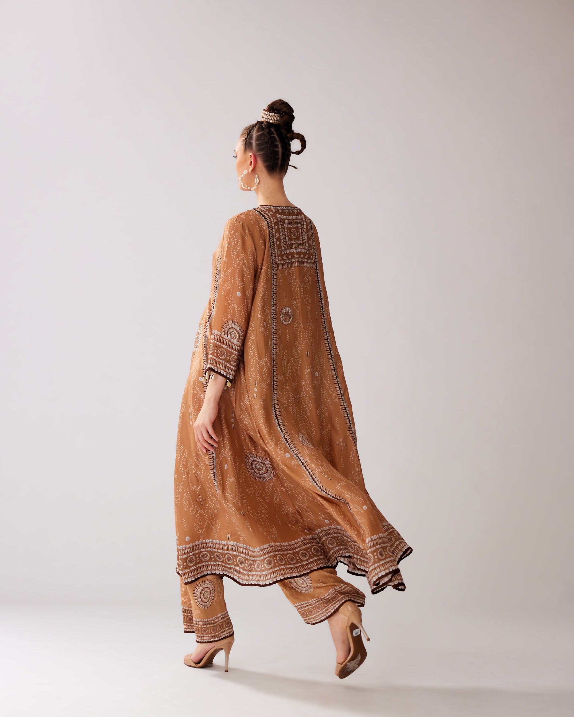 Zohra : Anisha - Caramel