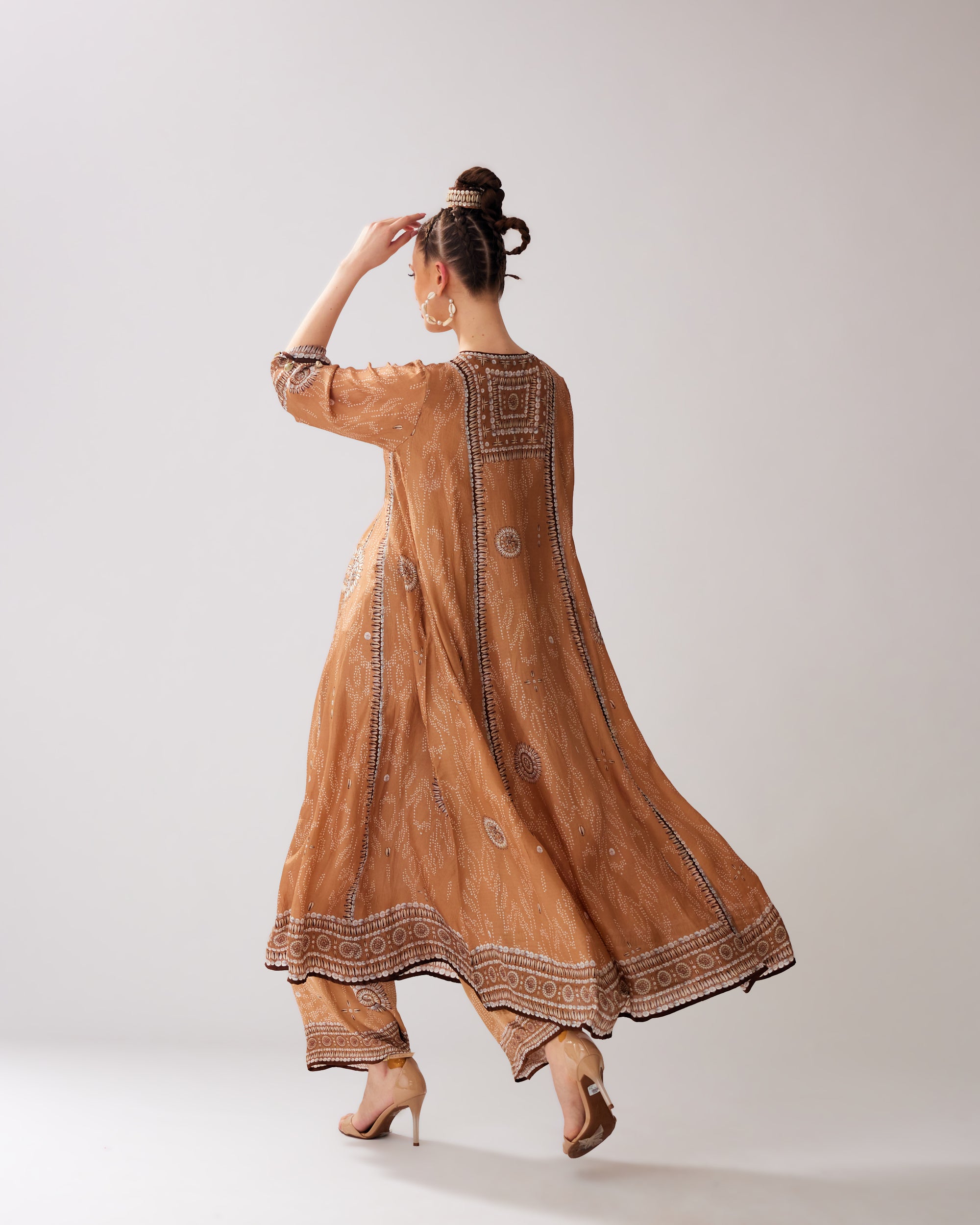 Zohra : Anisha - Caramel