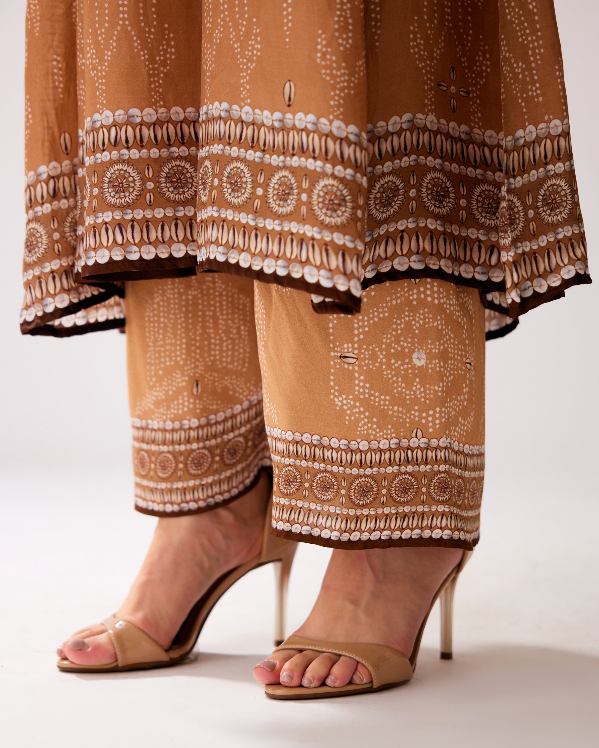 Zohra : Anisha - Caramel