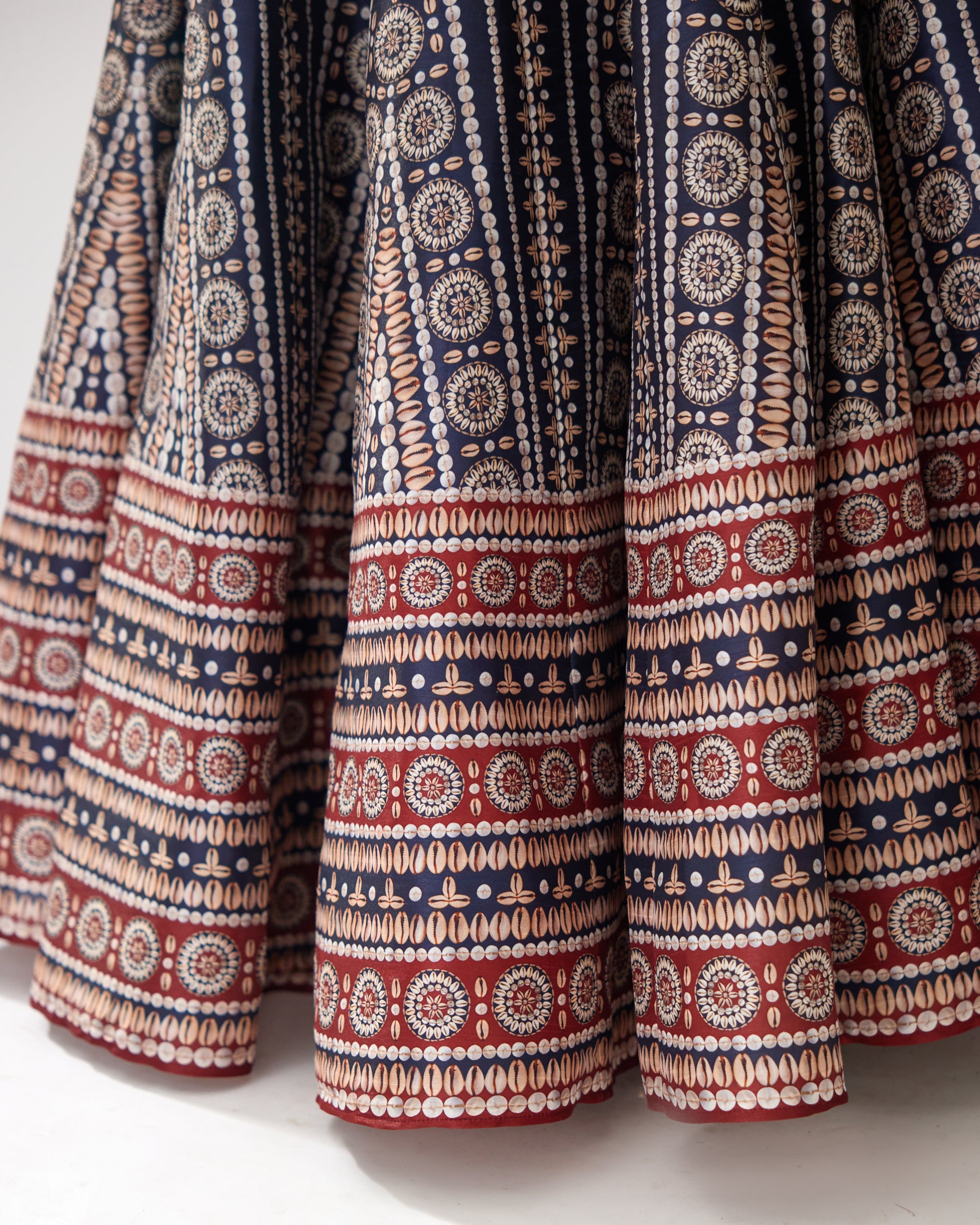 Zohra : Leela - Navy/Red