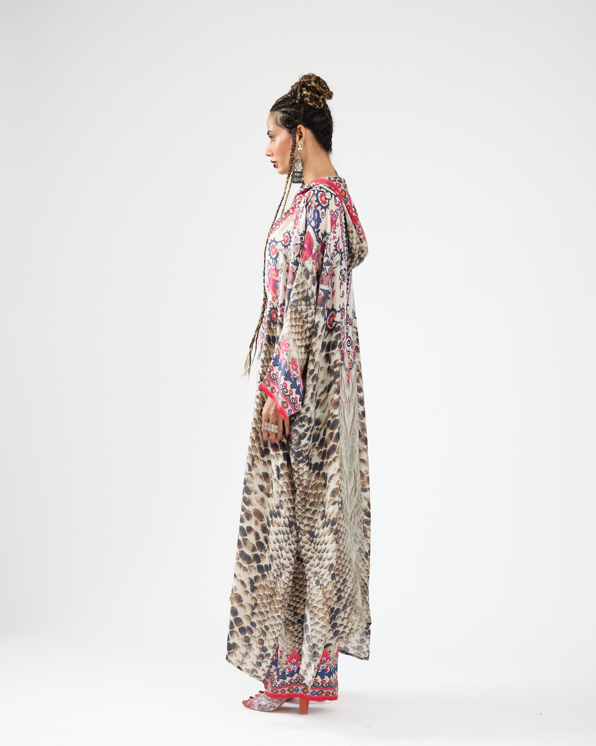 A Bukhara Summer : Vienna - Ivory/Black