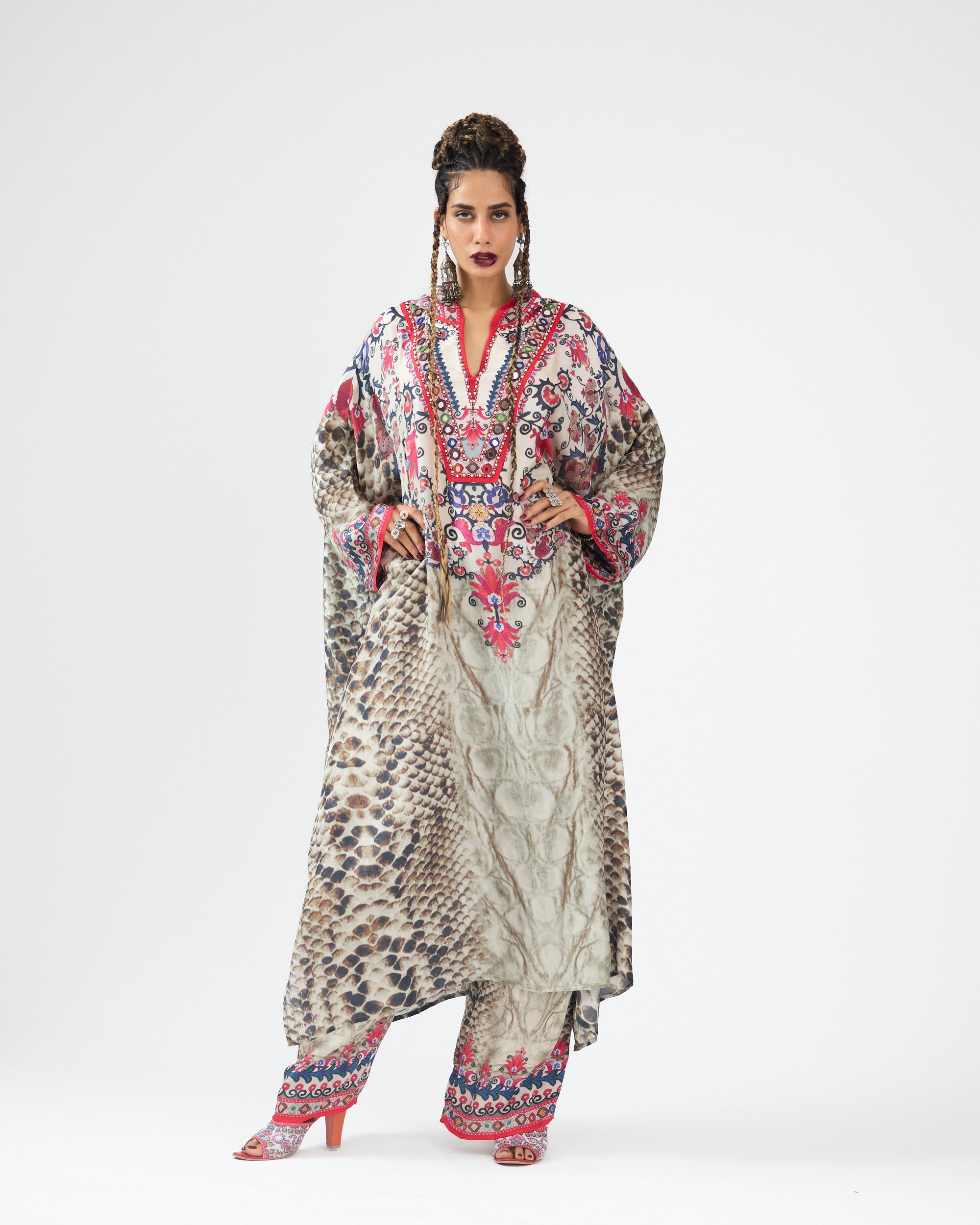 A Bukhara Summer : Vienna - Ivory/Black