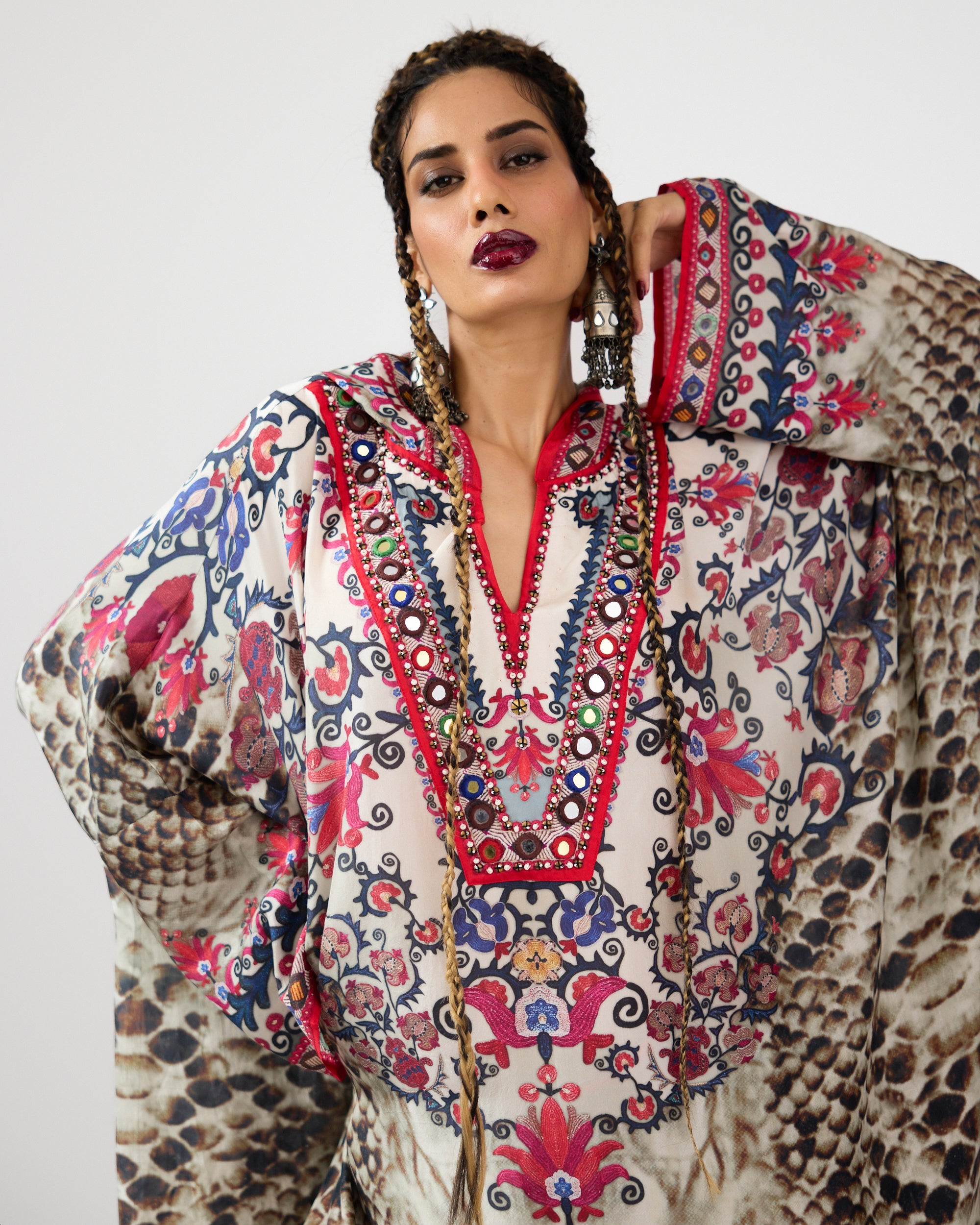 A Bukhara Summer : Vienna - Ivory/Black