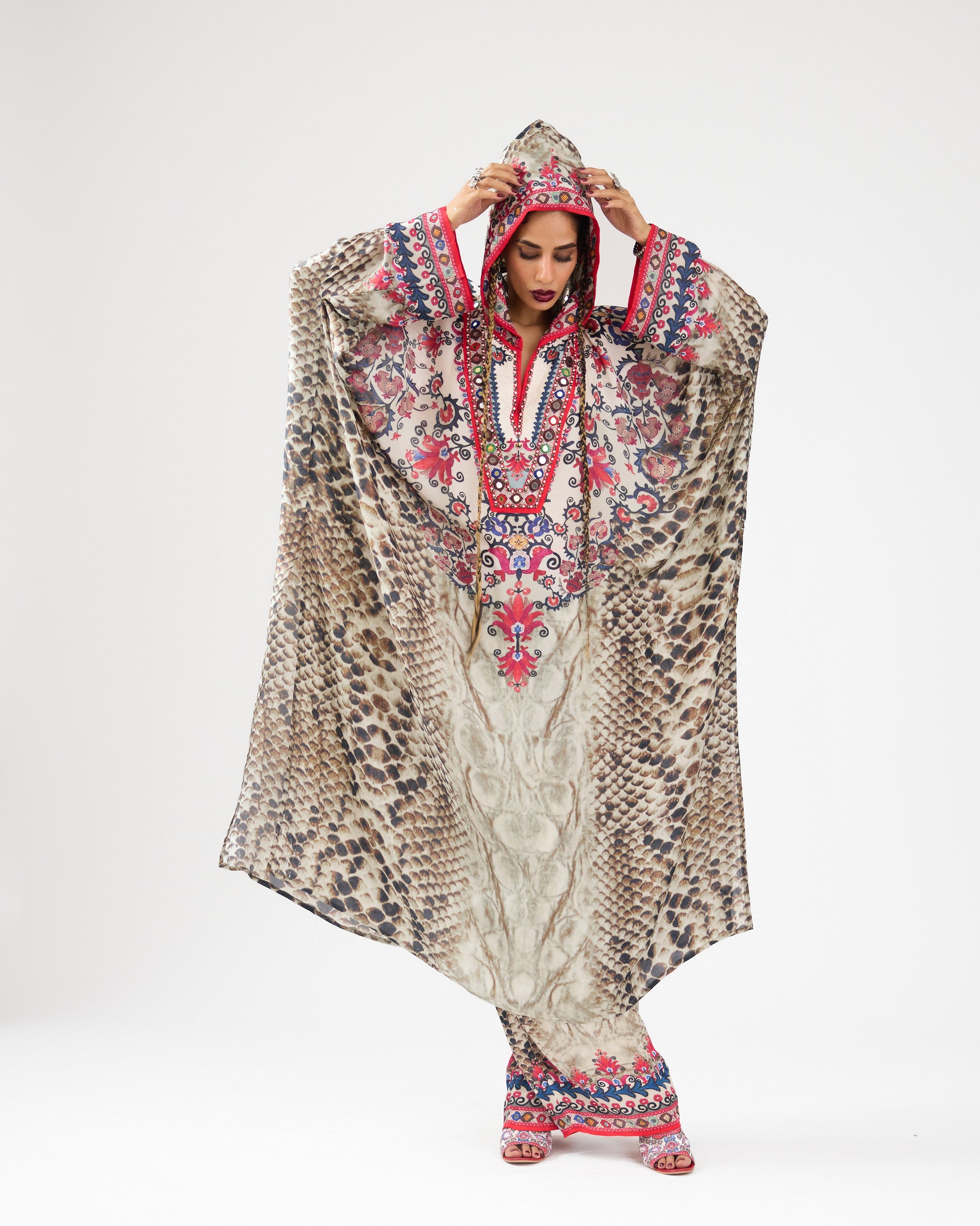 A Bukhara Summer : Vienna - Ivory/Black