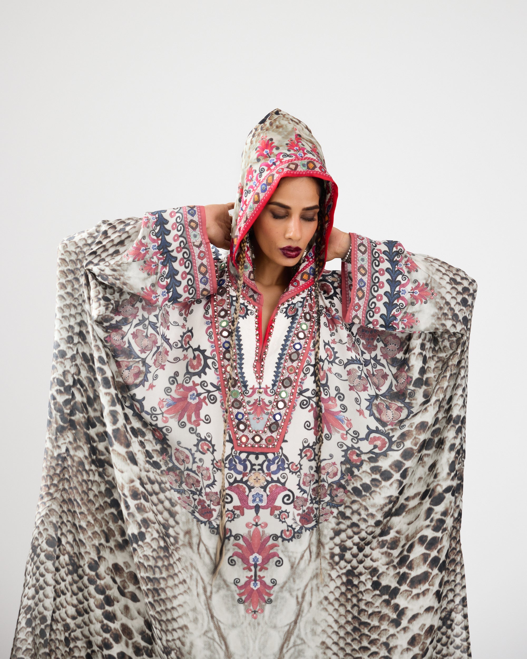 A Bukhara Summer : Vienna - Ivory/Black