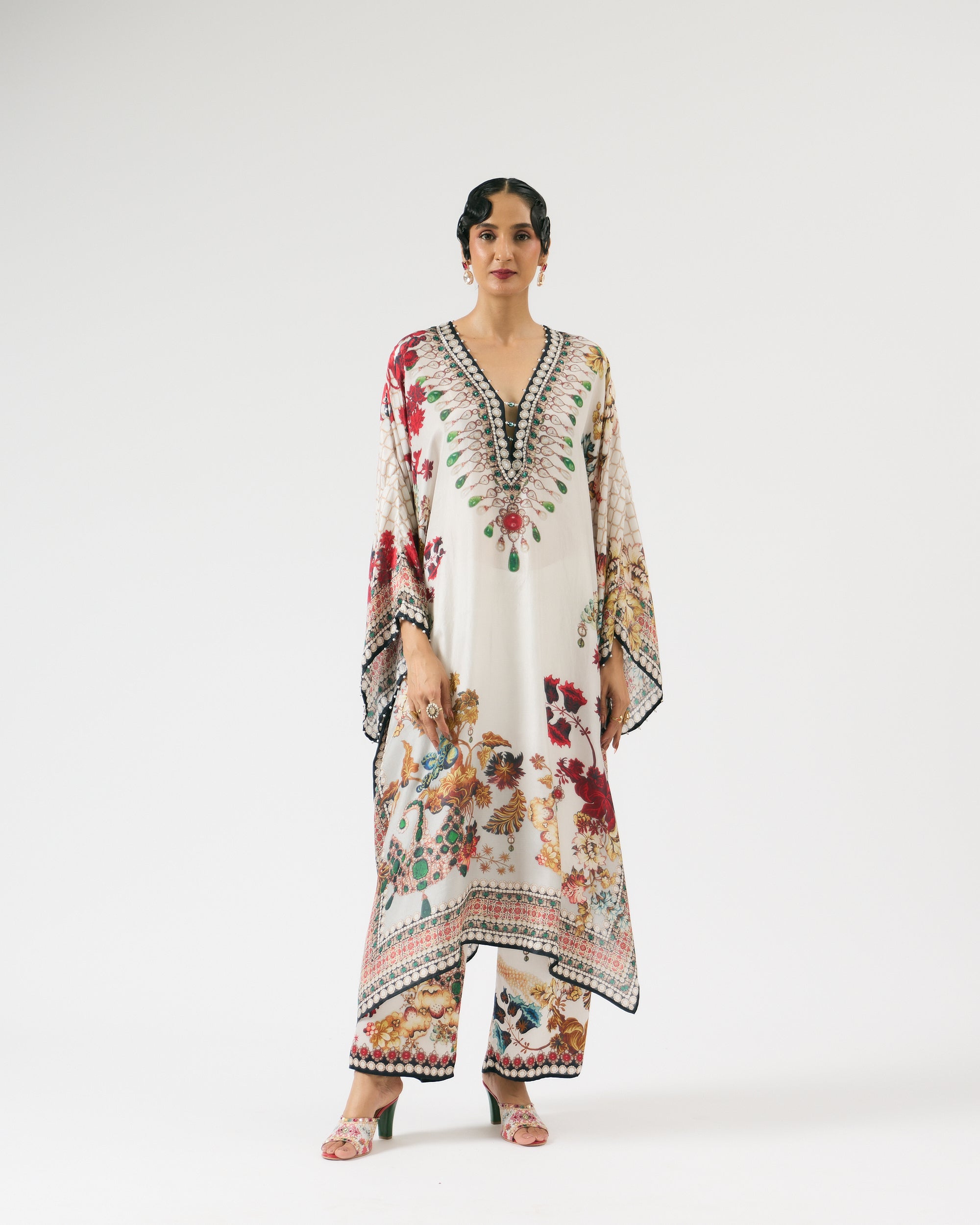 Nizam : Ghufrina - Ivory/Red