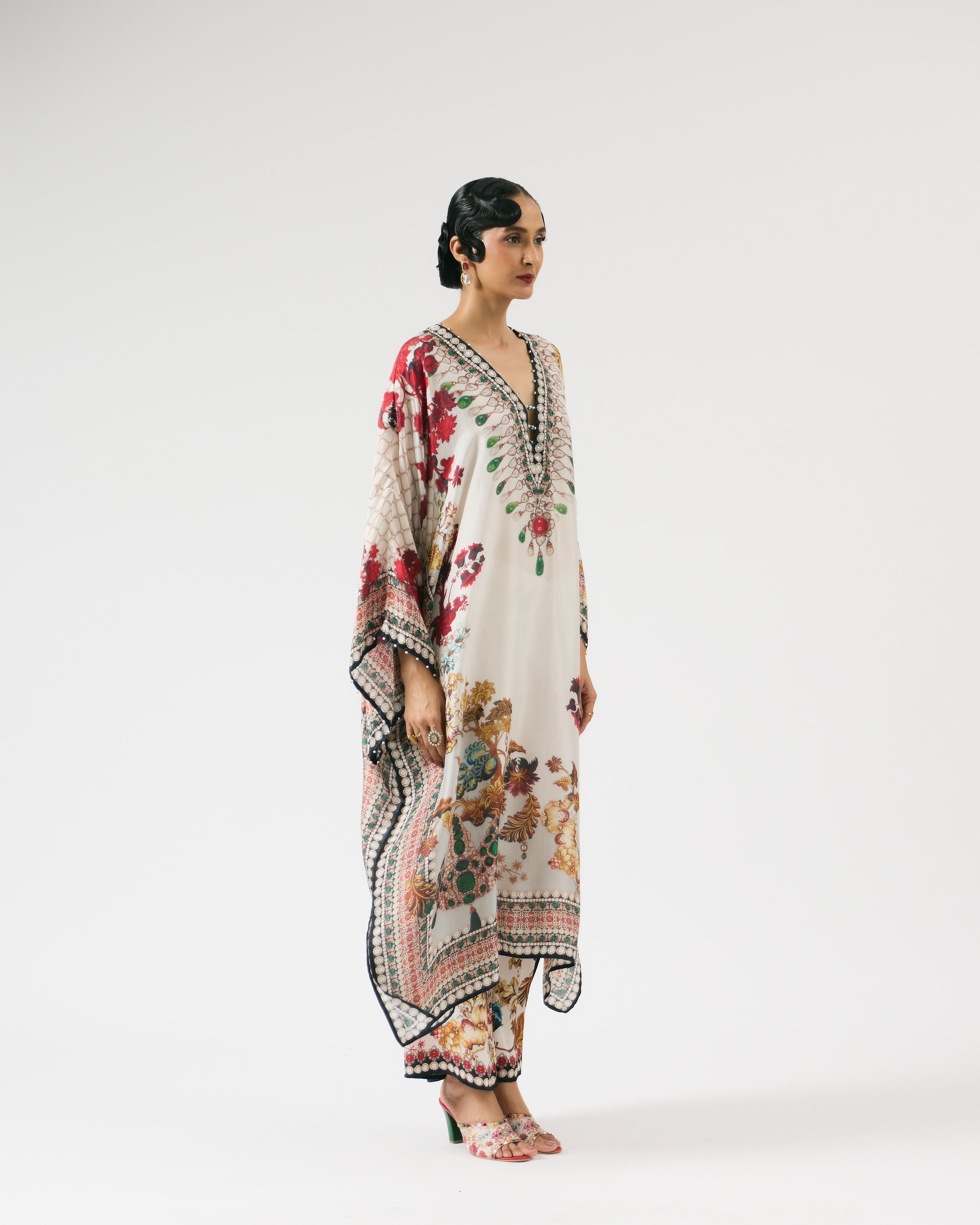 Nizam : Ghufrina - Ivory/Red