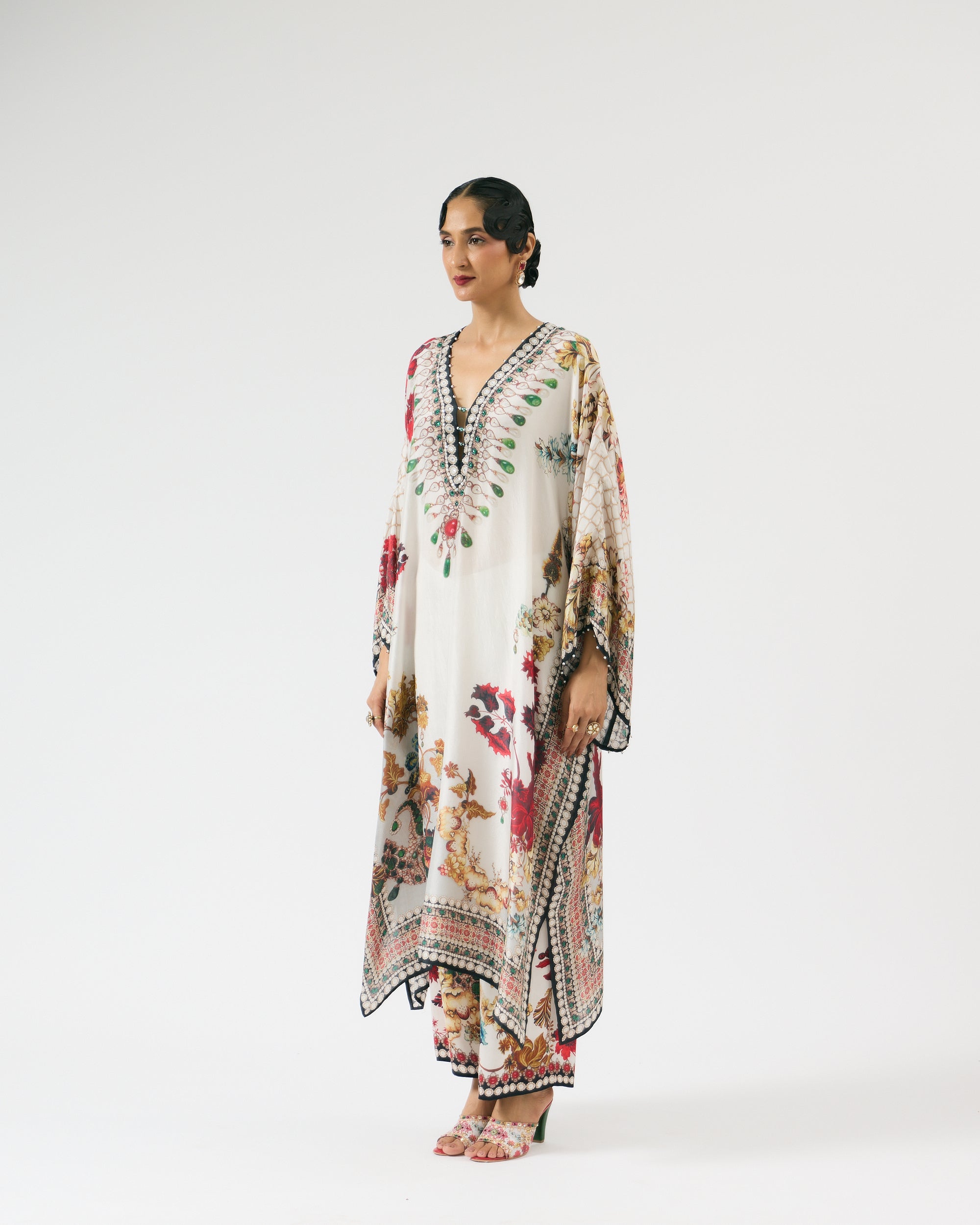 Nizam : Ghufrina - Ivory/Red