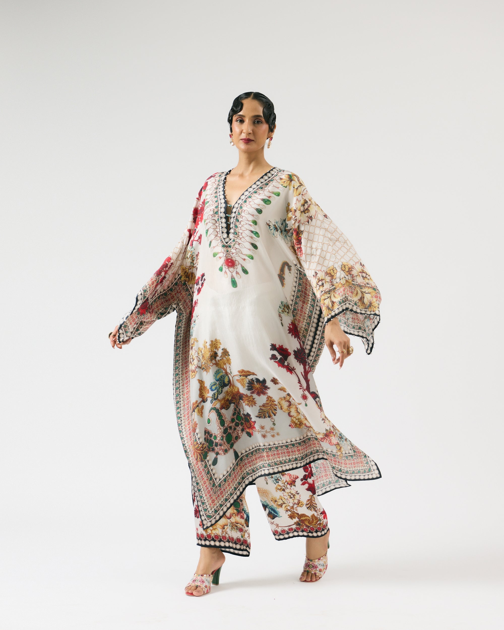 Nizam : Ghufrina - Ivory/Red