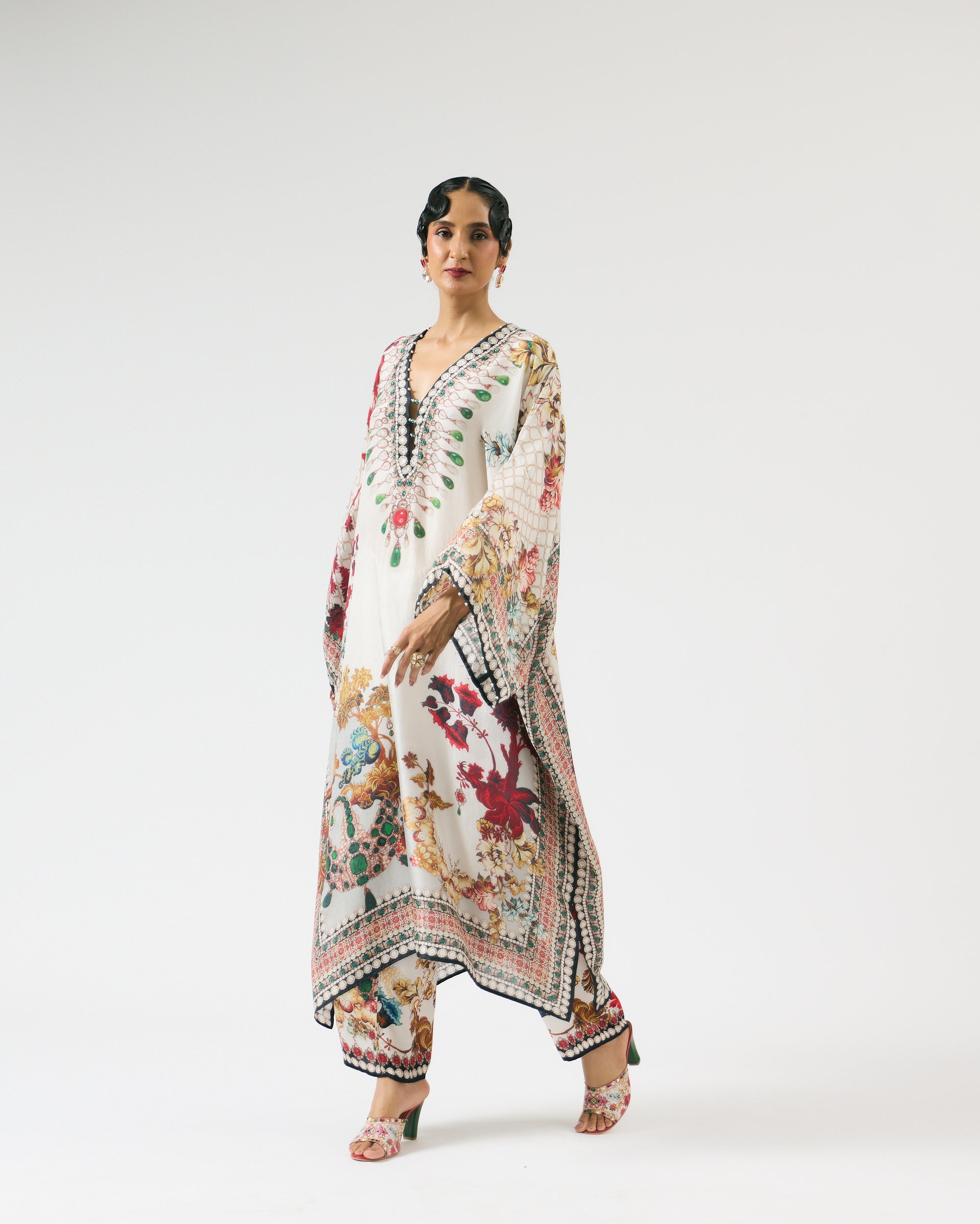 Nizam : Ghufrina - Ivory/Red