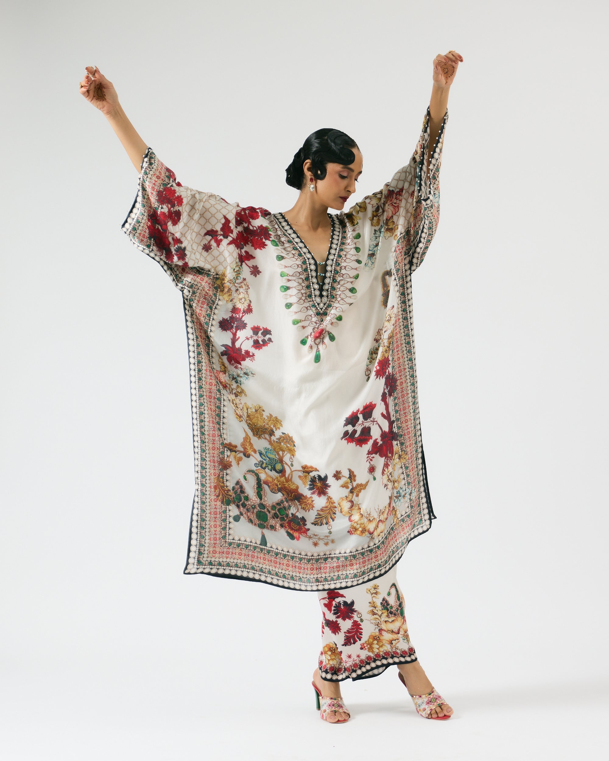 Nizam : Ghufrina - Ivory/Red