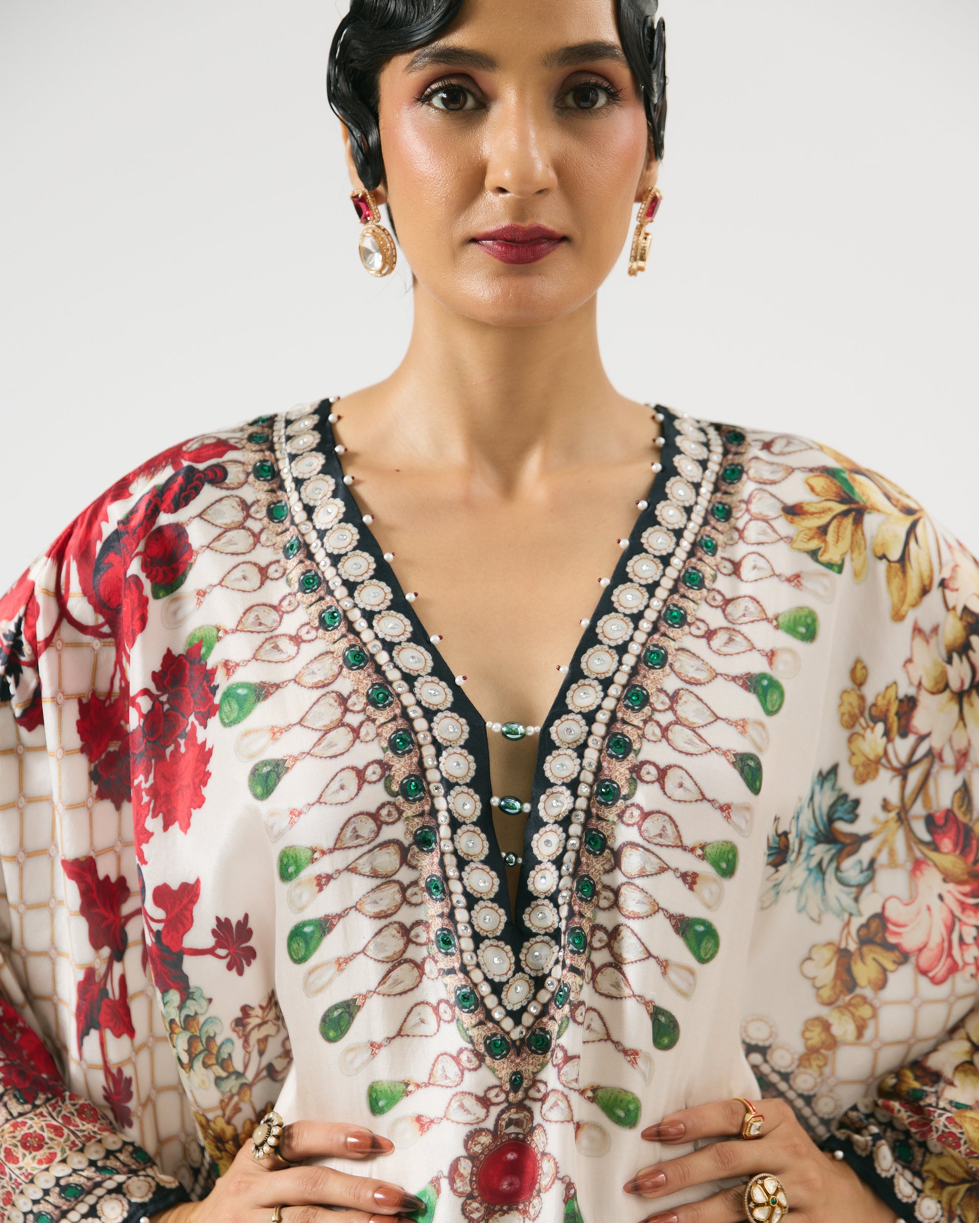 Nizam : Ghufrina - Ivory/Red