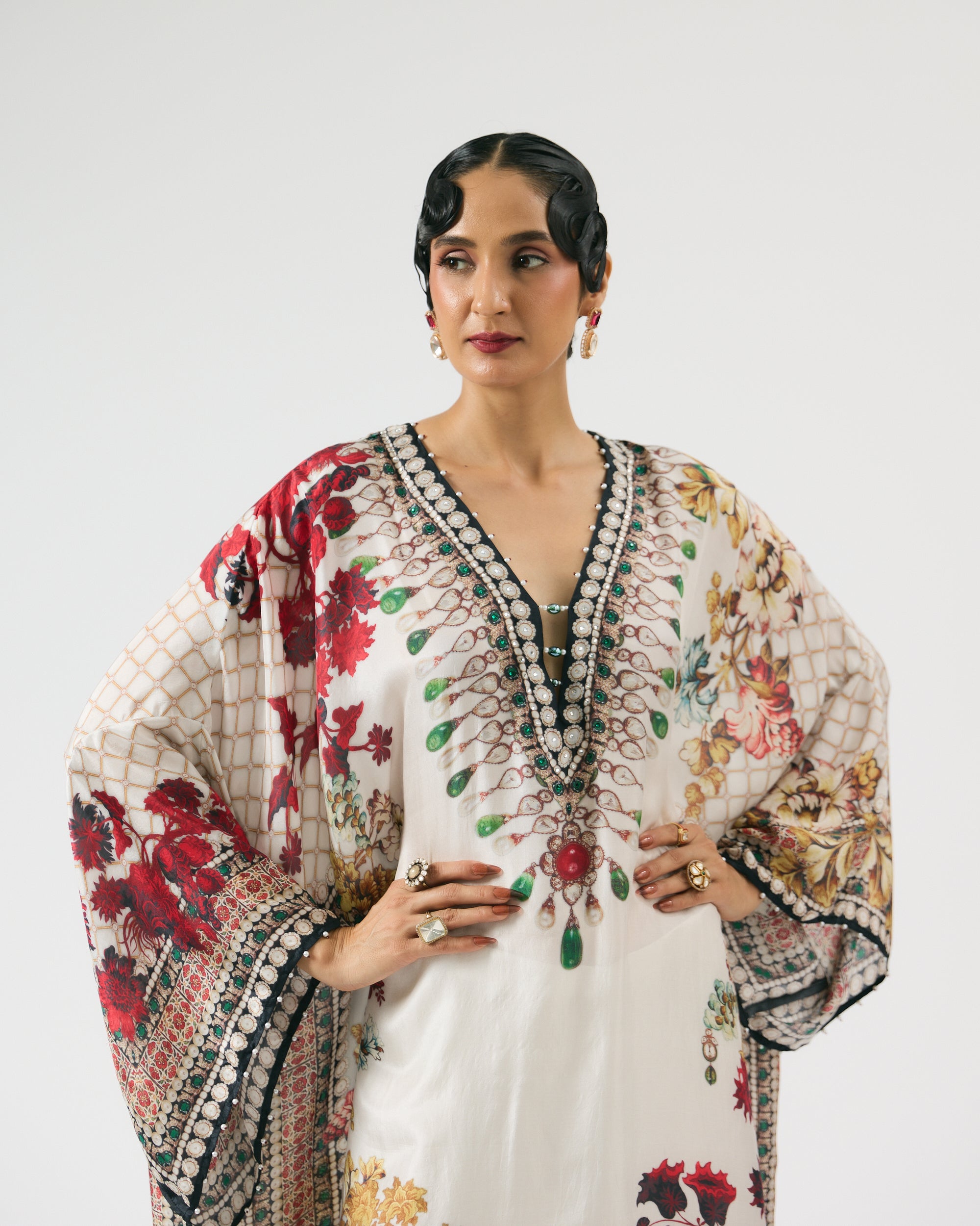 Nizam : Ghufrina - Ivory/Red