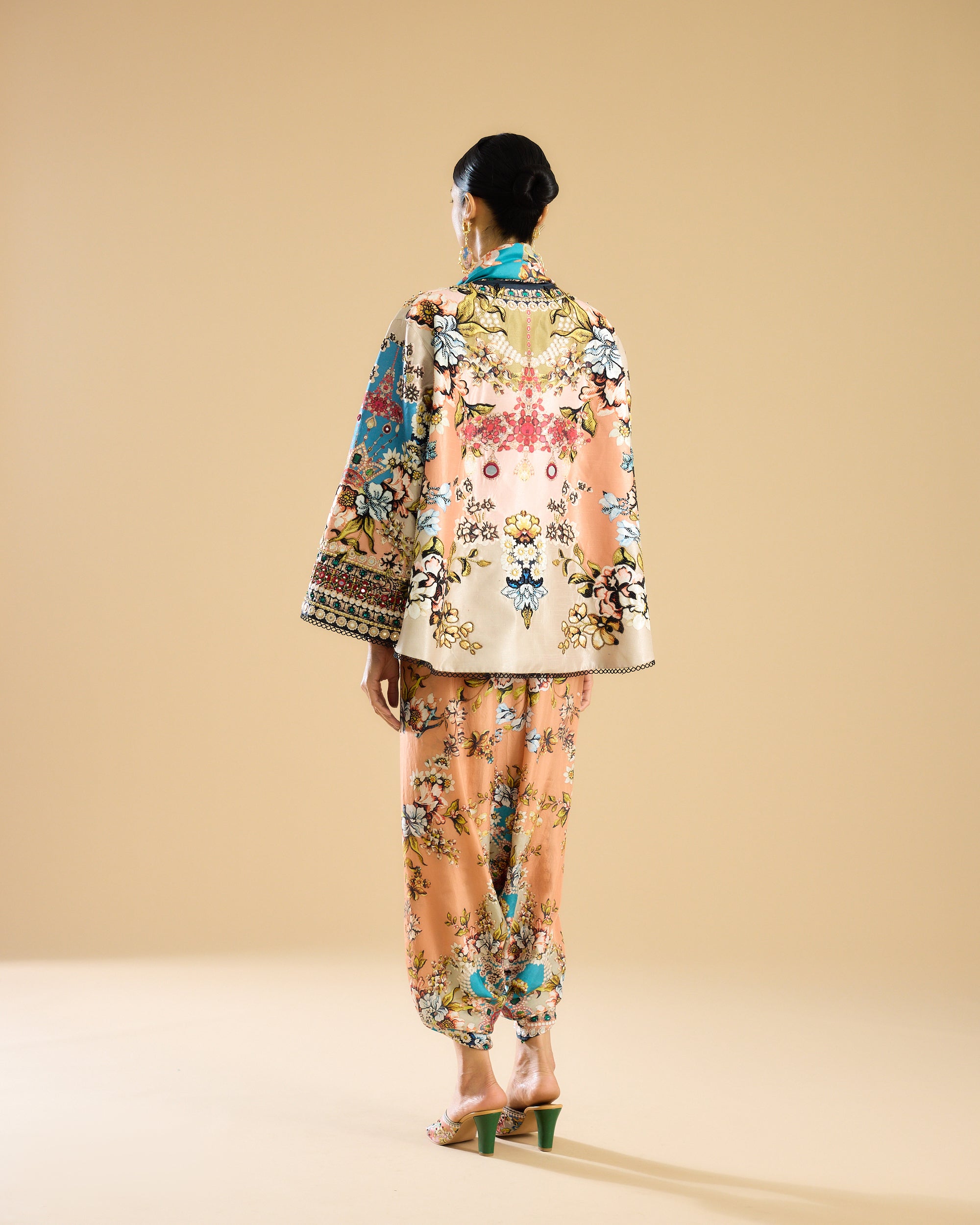 Nizam : Vagma - Ivory/Peach