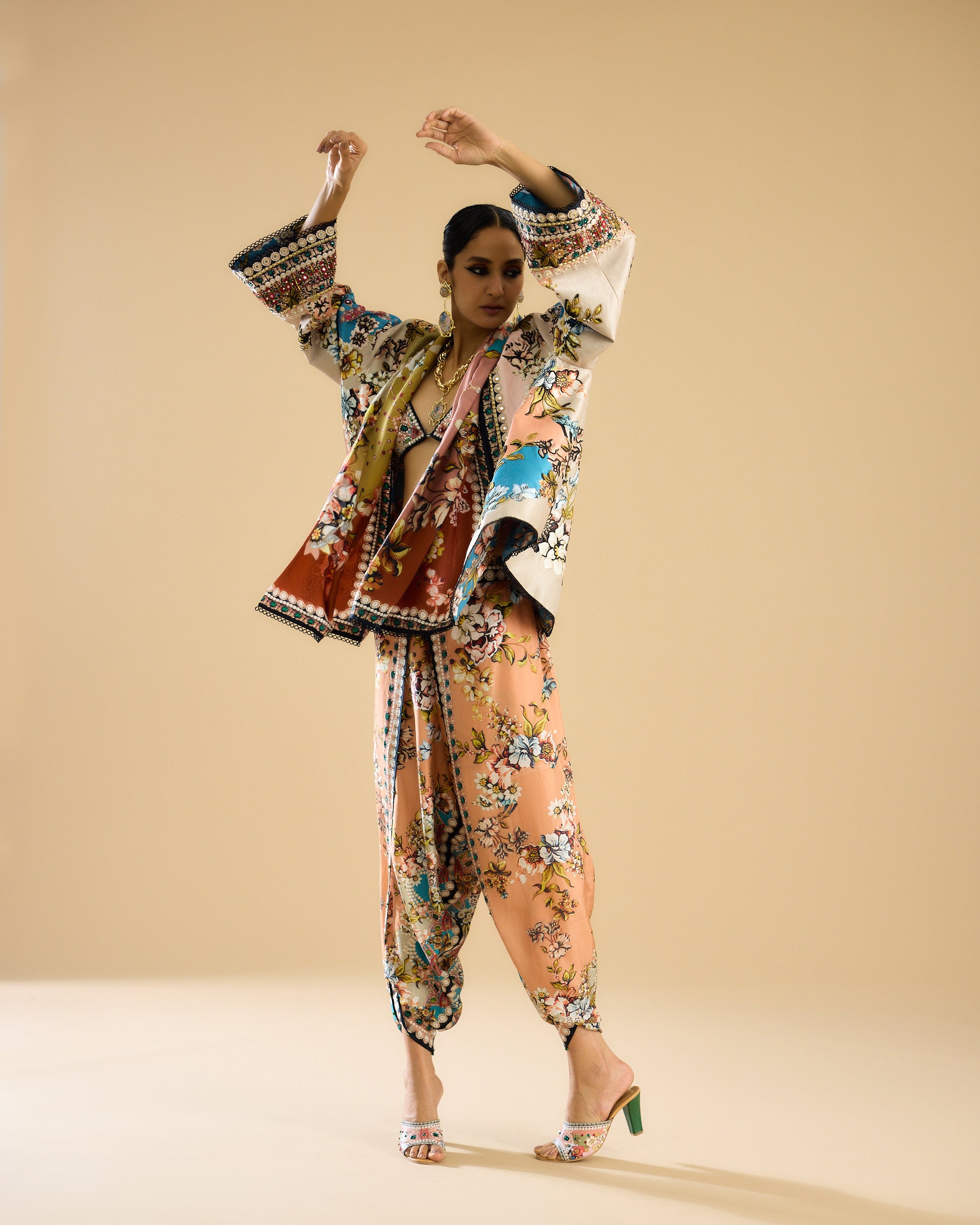 Nizam : Vagma - Ivory/Peach