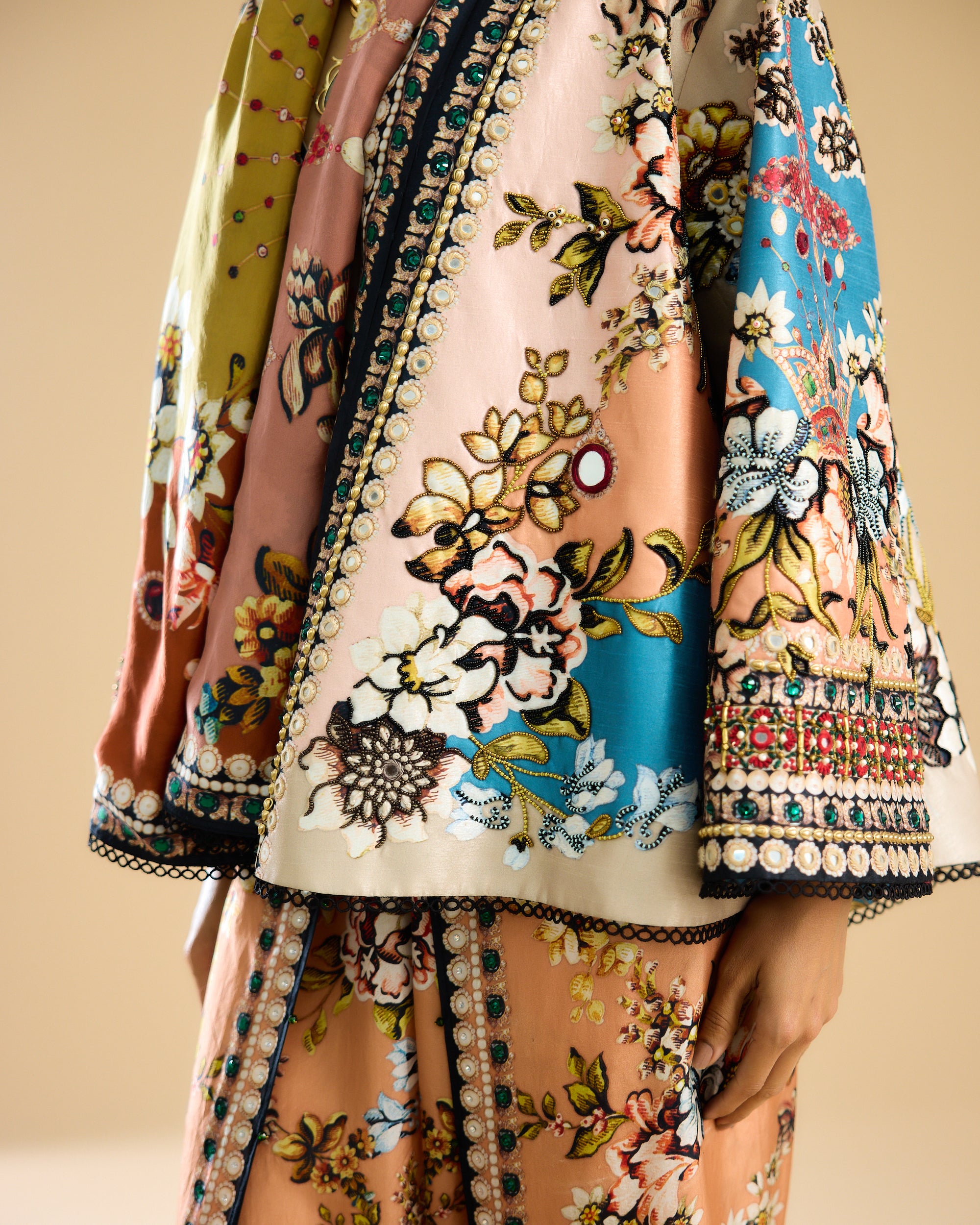 Nizam : Vagma - Ivory/Peach