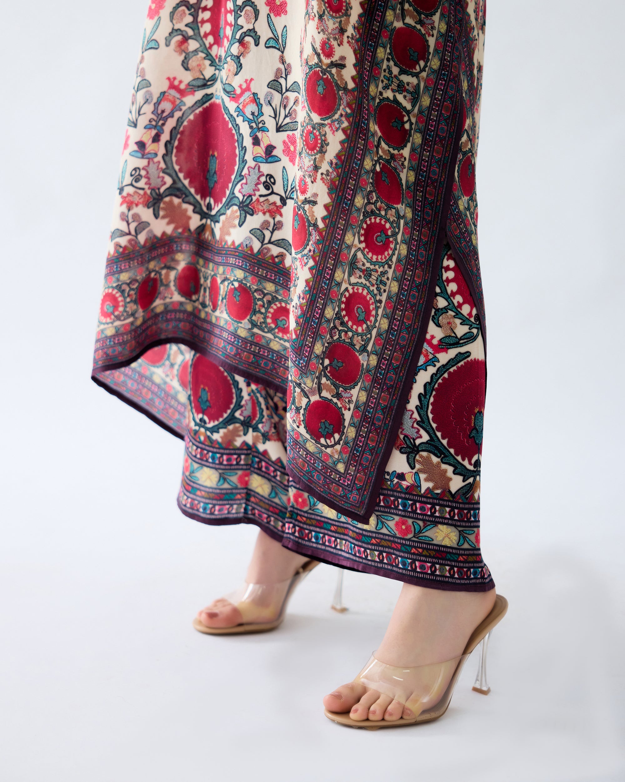 Bukhara : Ghufrina - Maroon