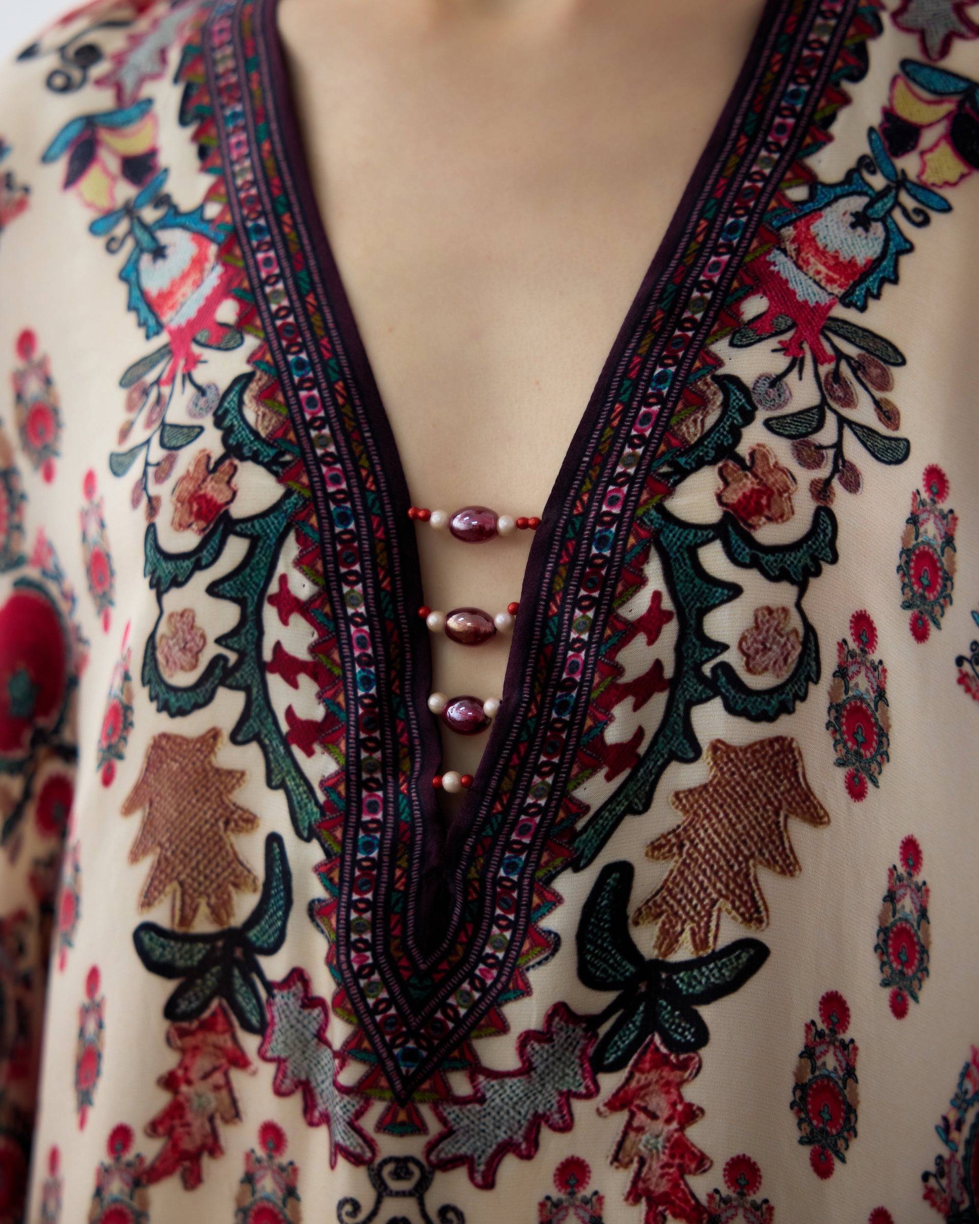 Bukhara : Ghufrina - Maroon