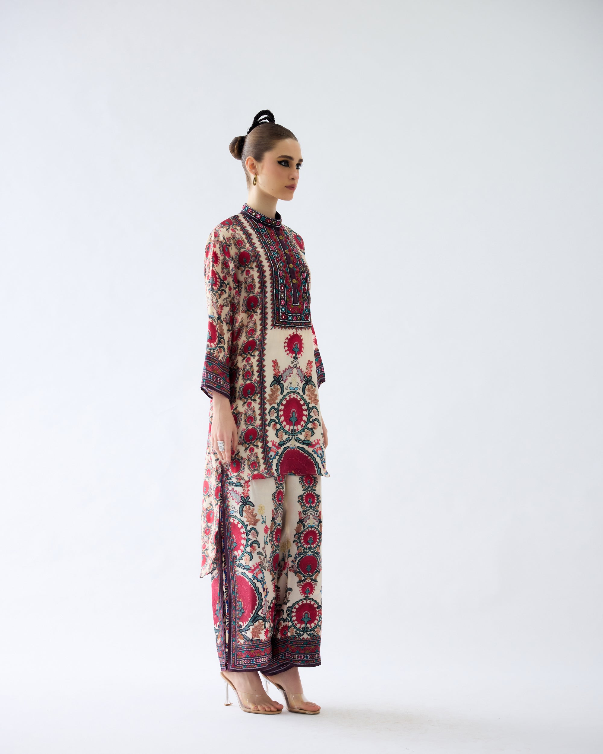 Bukhara : Baaka/Gloria - Maroon