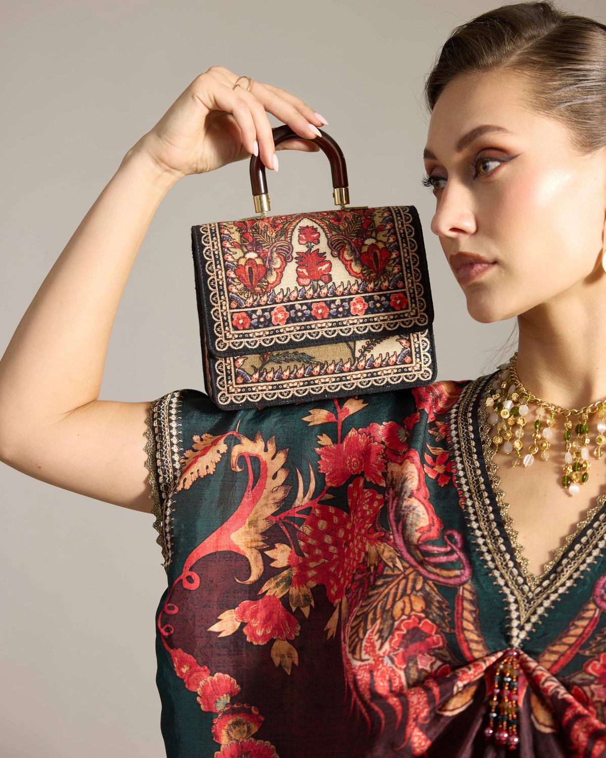 CHINTZ : Safina