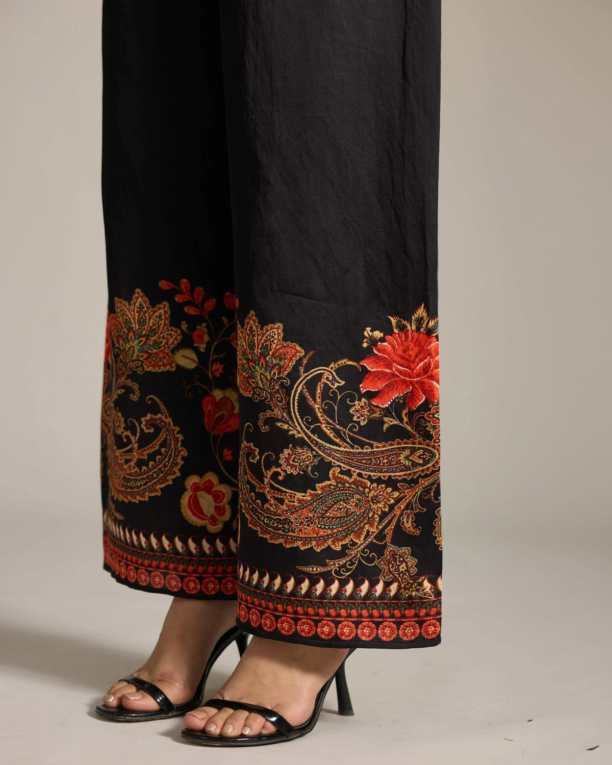 CHINTZ : Chanel
