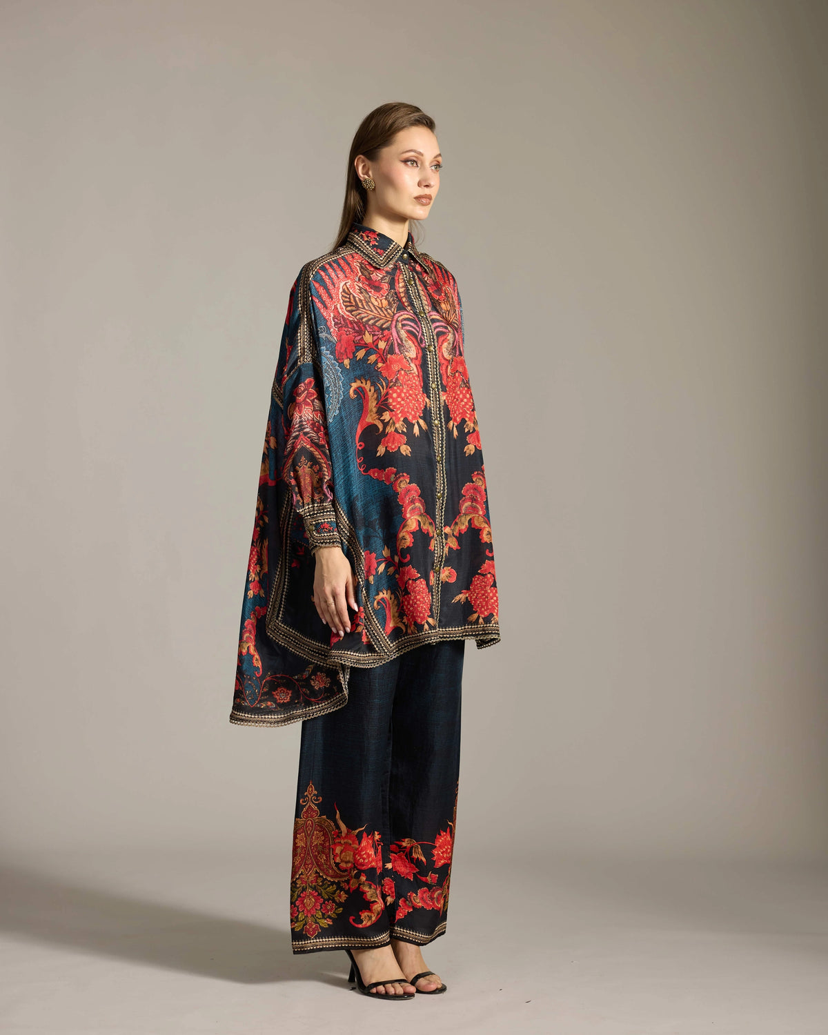 CHINTZ : Nilomi